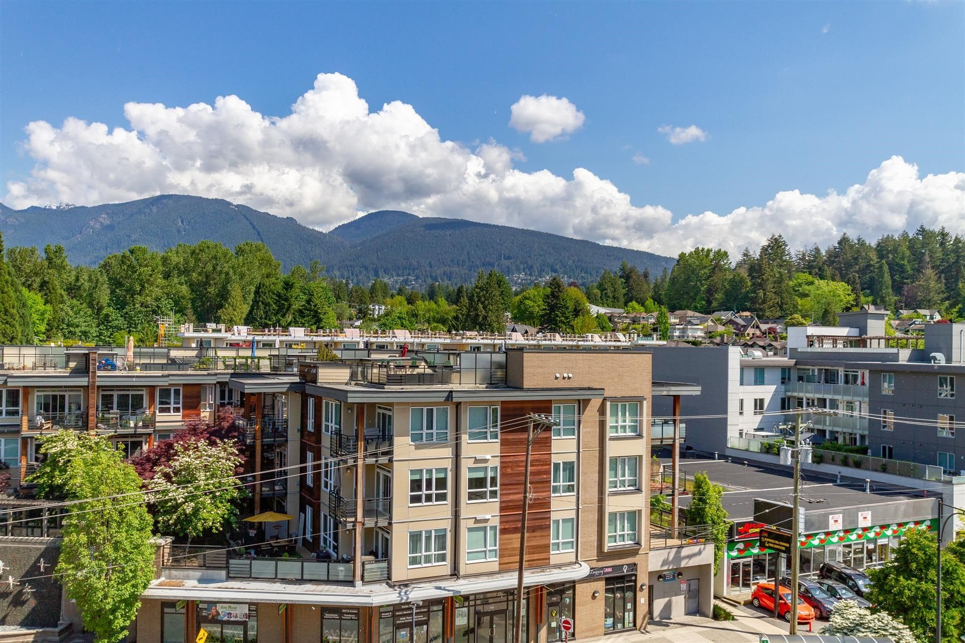 519 - 725 Marine Drive, North Vancouver — sold