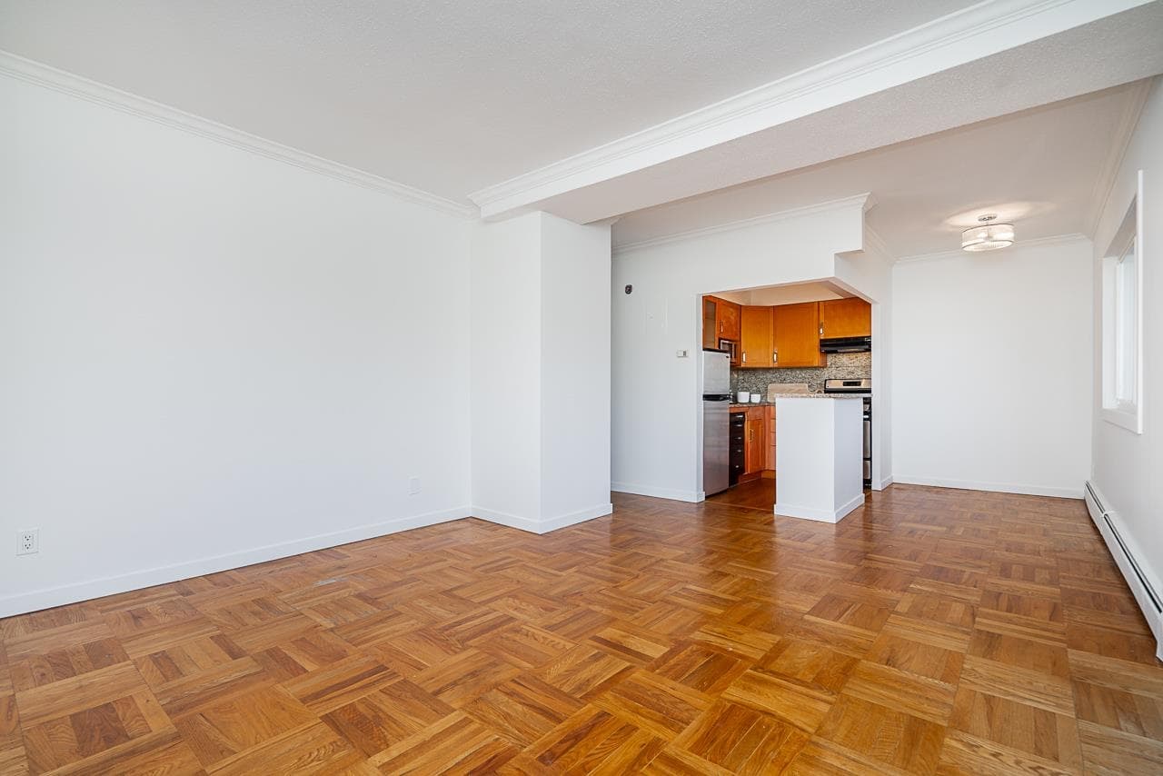 305 - 2187 Bellevue Avenue, West Vancouver, V7V 1C2 — photo 5