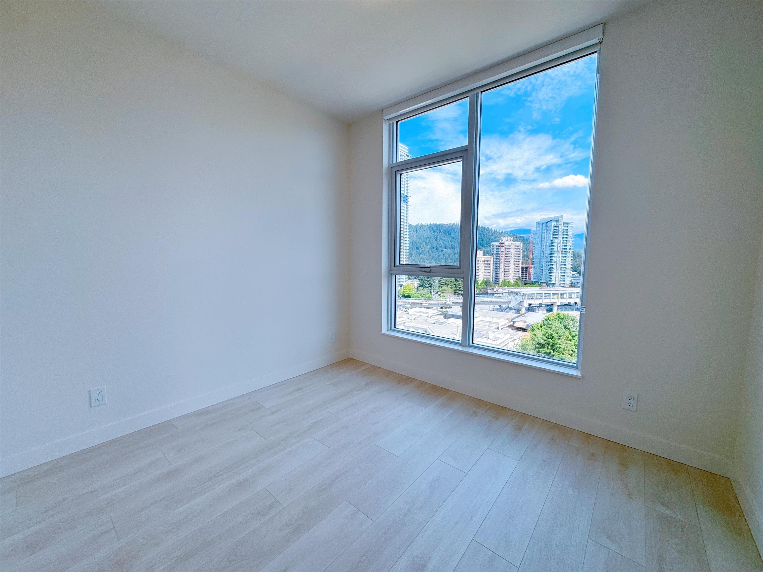 1209 - 537 Cottonwood Avenue, Coquitlam, V3J 0S4 — photo 5