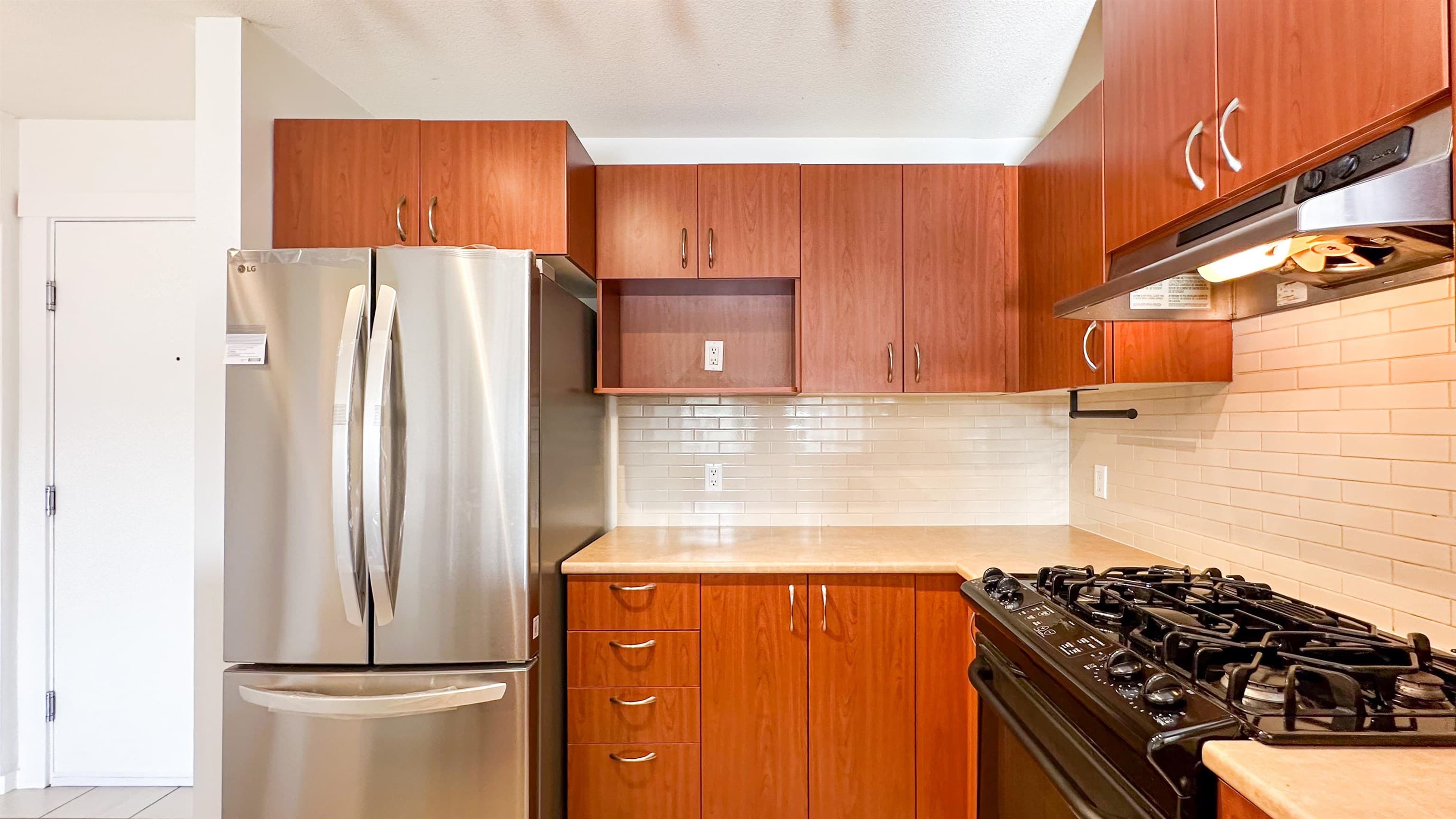 310 - 9098 Halston Court, Burnaby, V3N 0A6 — photo 5