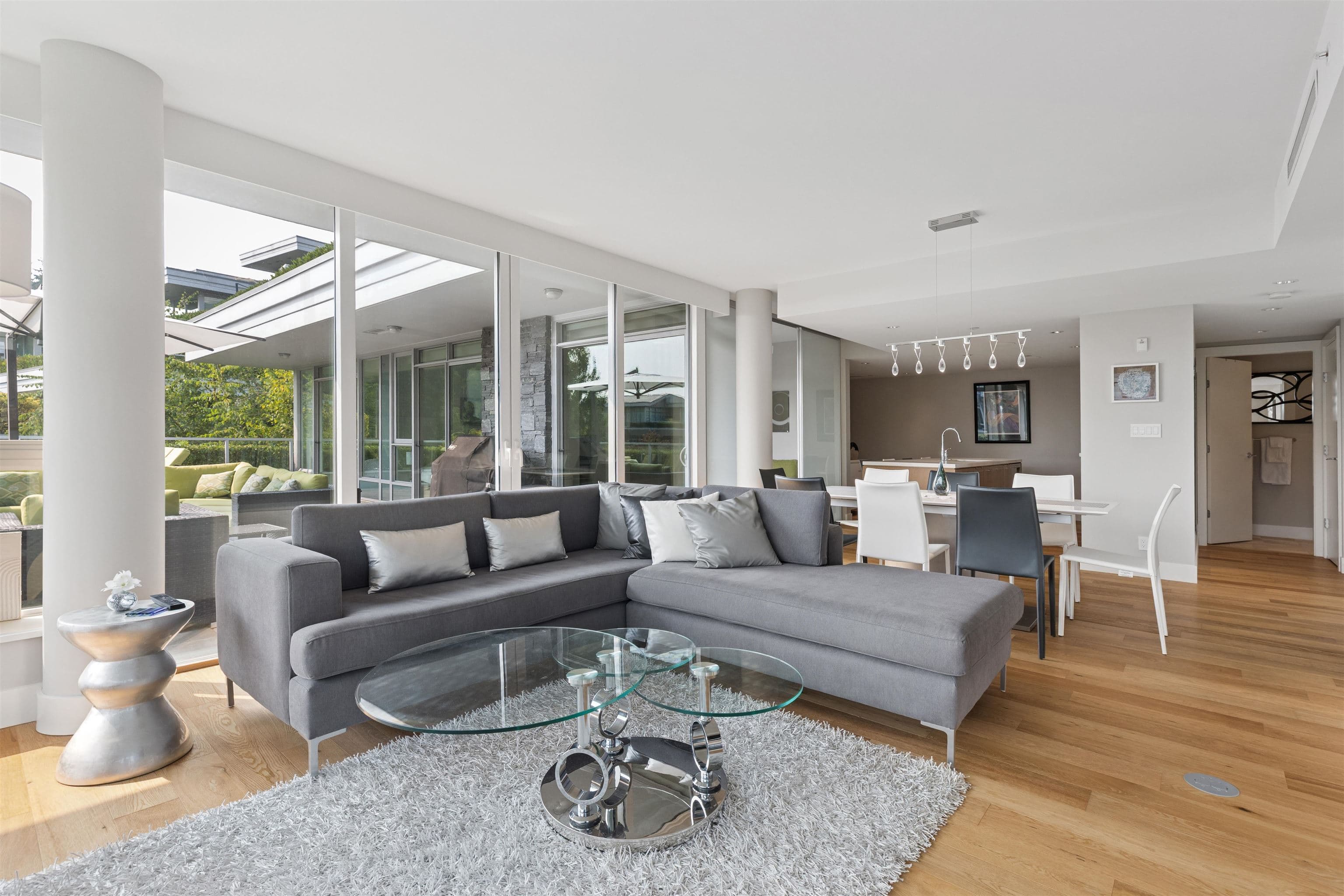 201 - 908 Keith Road, West Vancouver