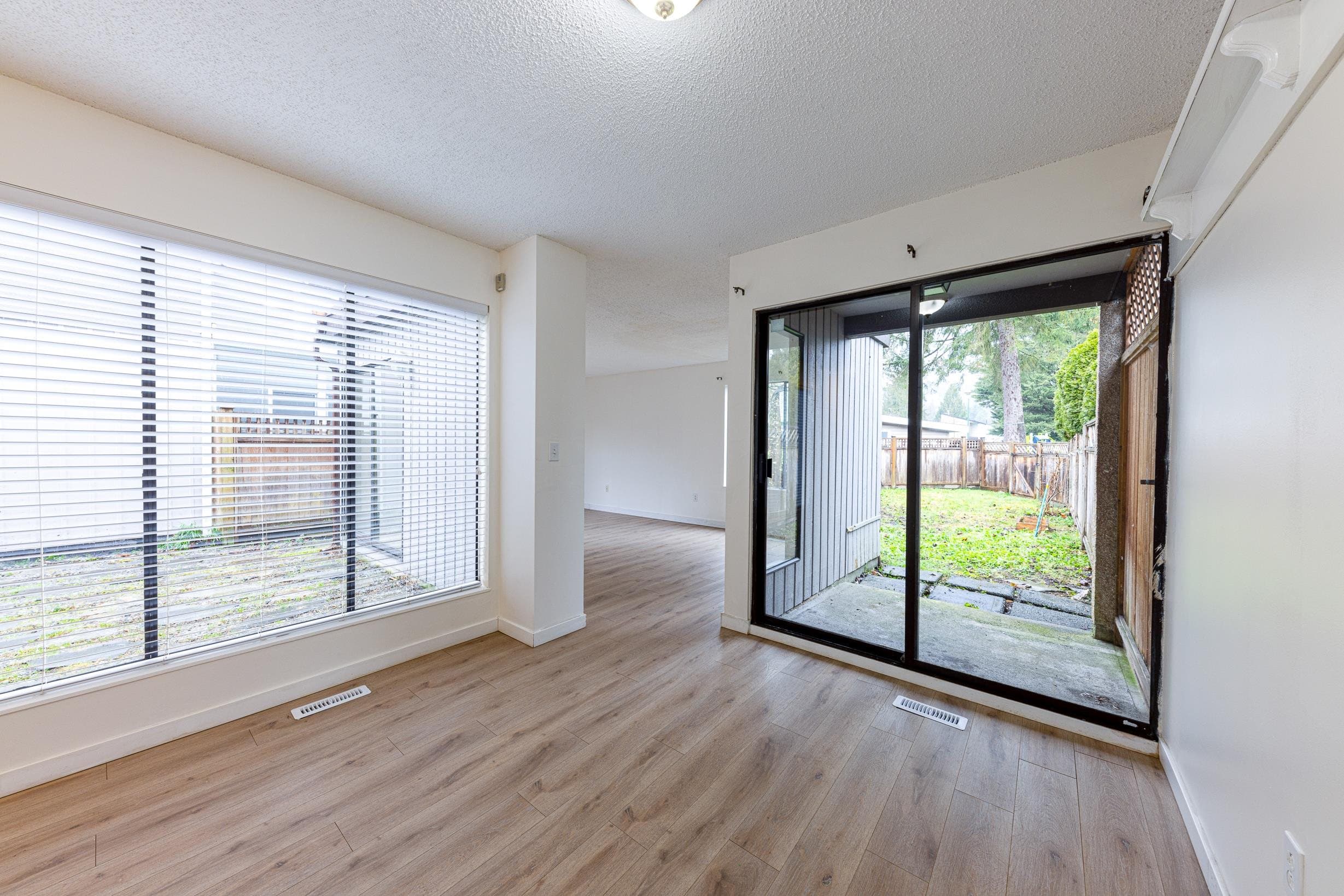 864 Pinebrook Place, Coquitlam, V3C 4B9 — photo 2
