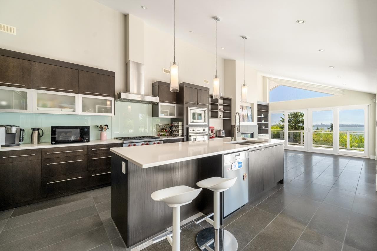 4111 Burkehill Road, West Vancouver, V7V 3L9 — photo 5