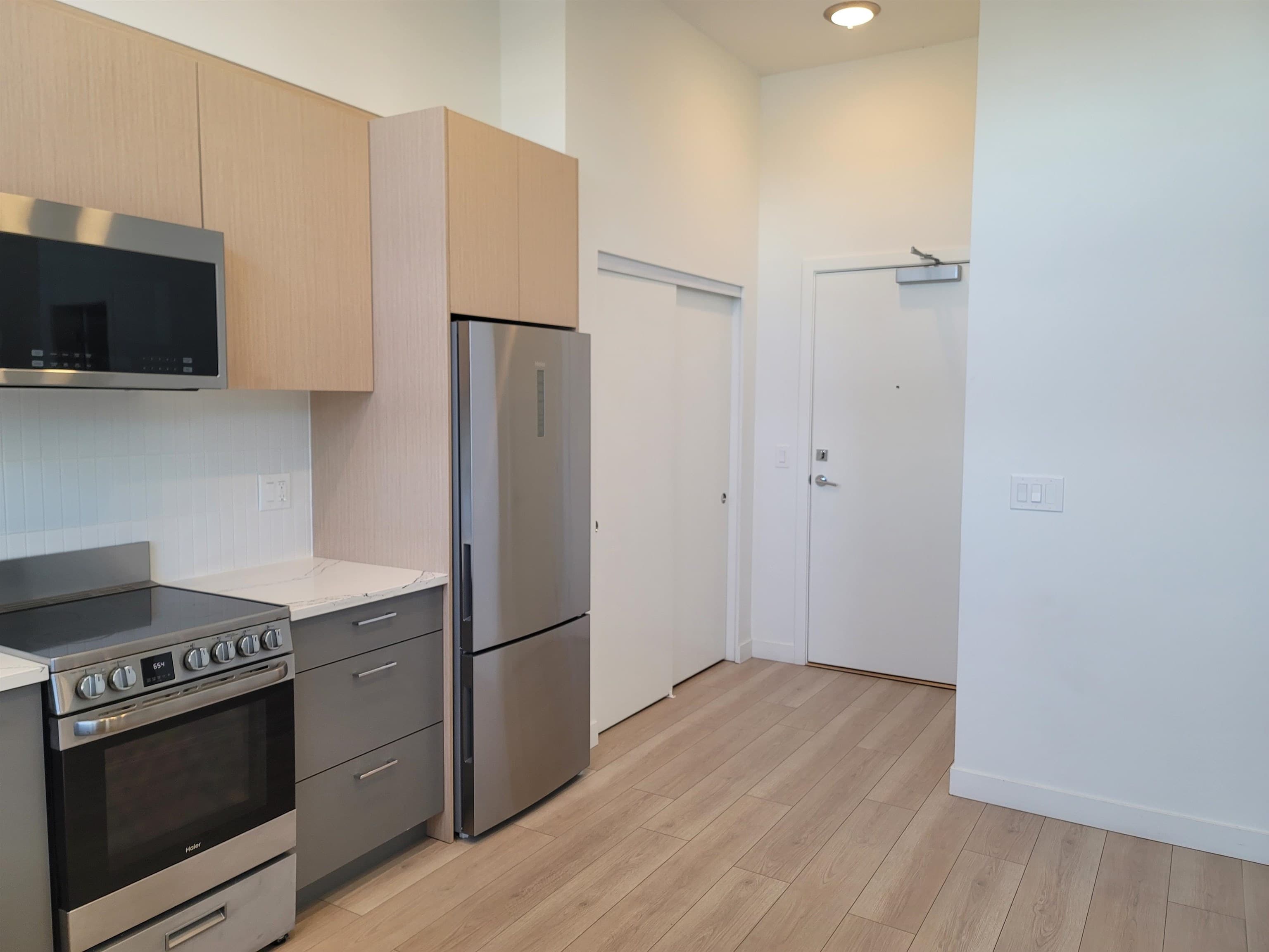 618 - 10777 138 Street, Surrey, V3T 0T5 — photo 4