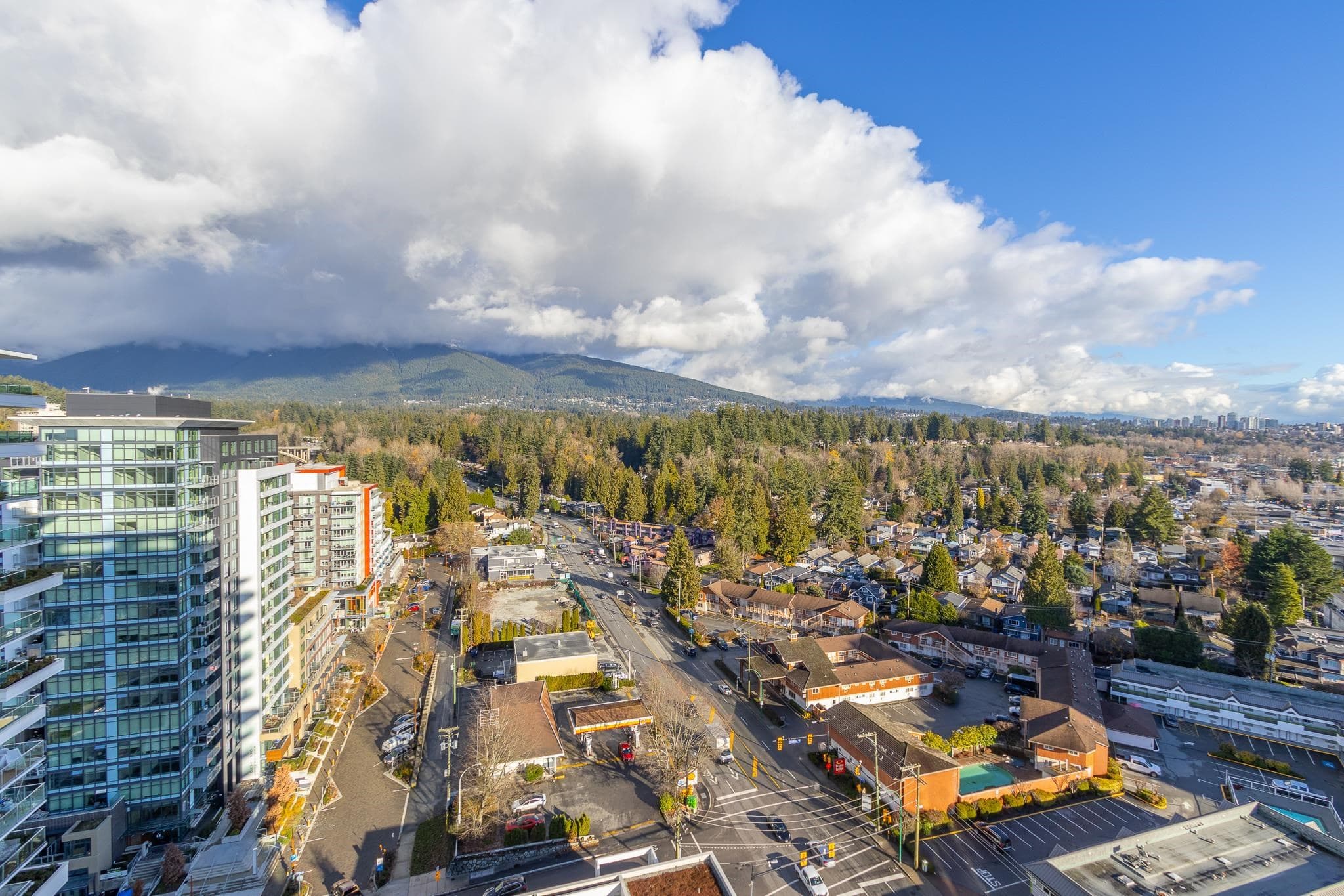 1806 - 1632 Lions Gate Lane, North Vancouver, V7P 0E2 — photo 2