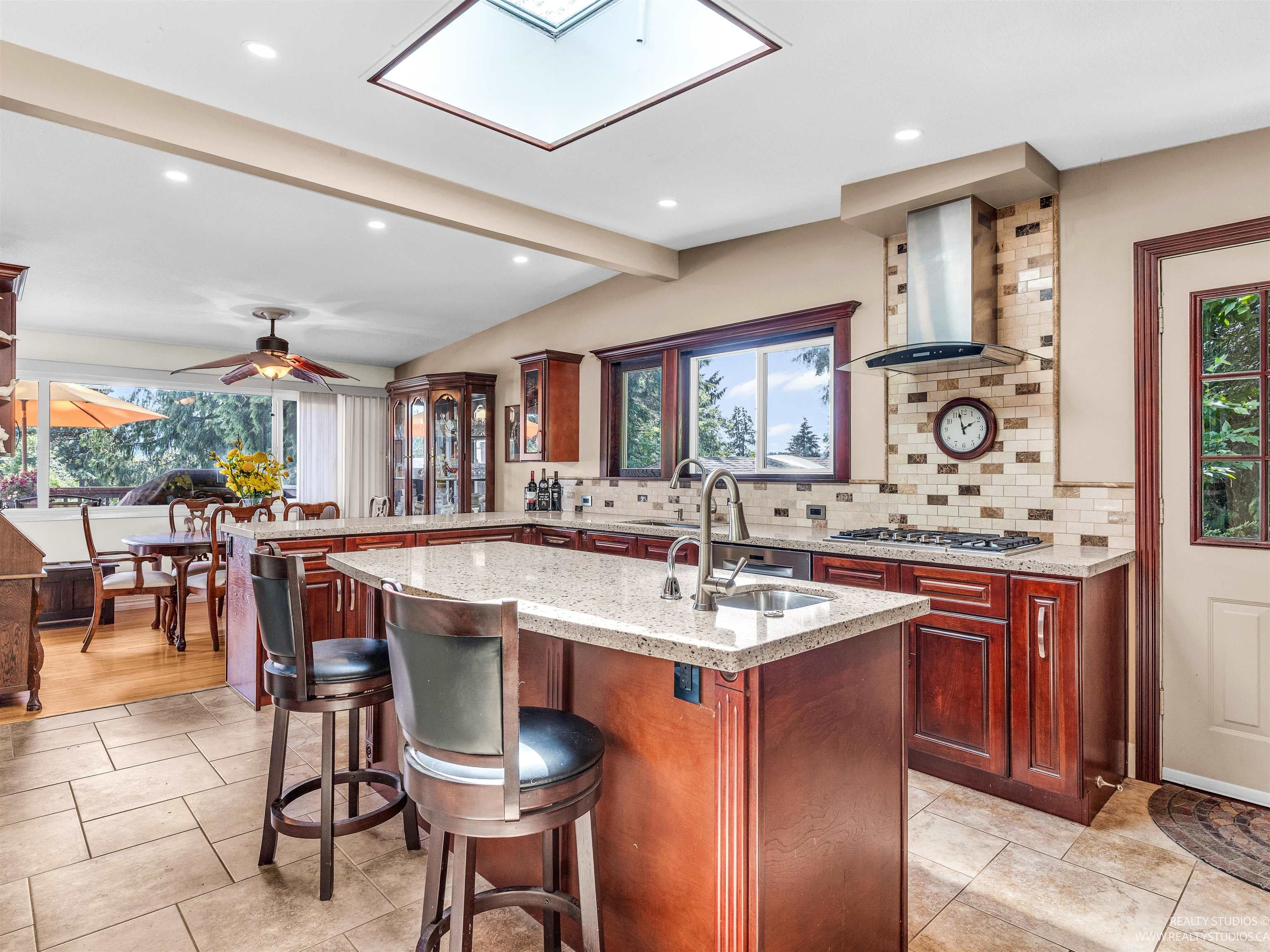 2990 Eddystone Crescent, North Vancouver, V7H 1B9 — photo 3