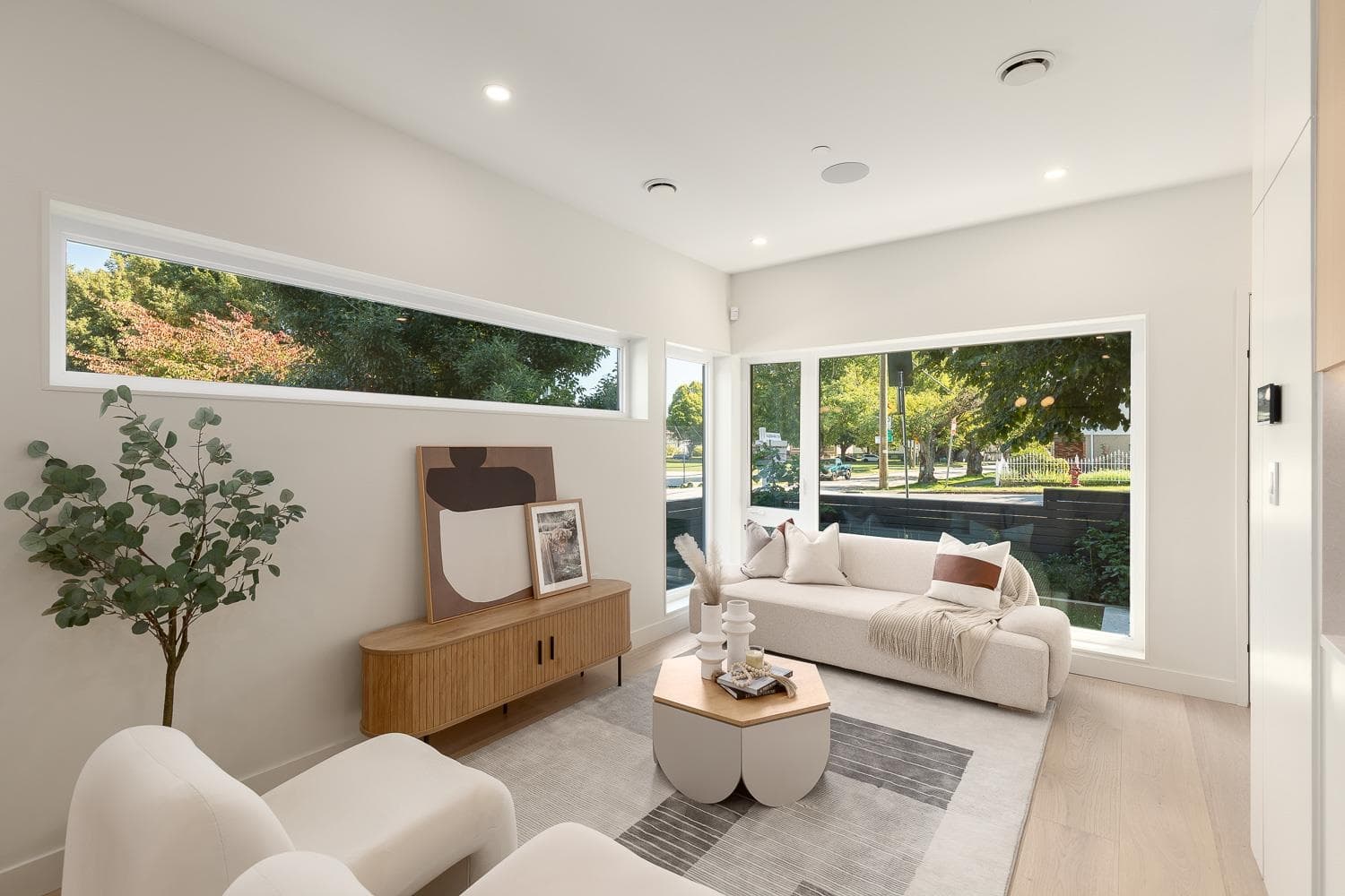 5403 Wales Street, Vancouver, V5R 3M9 — photo 1