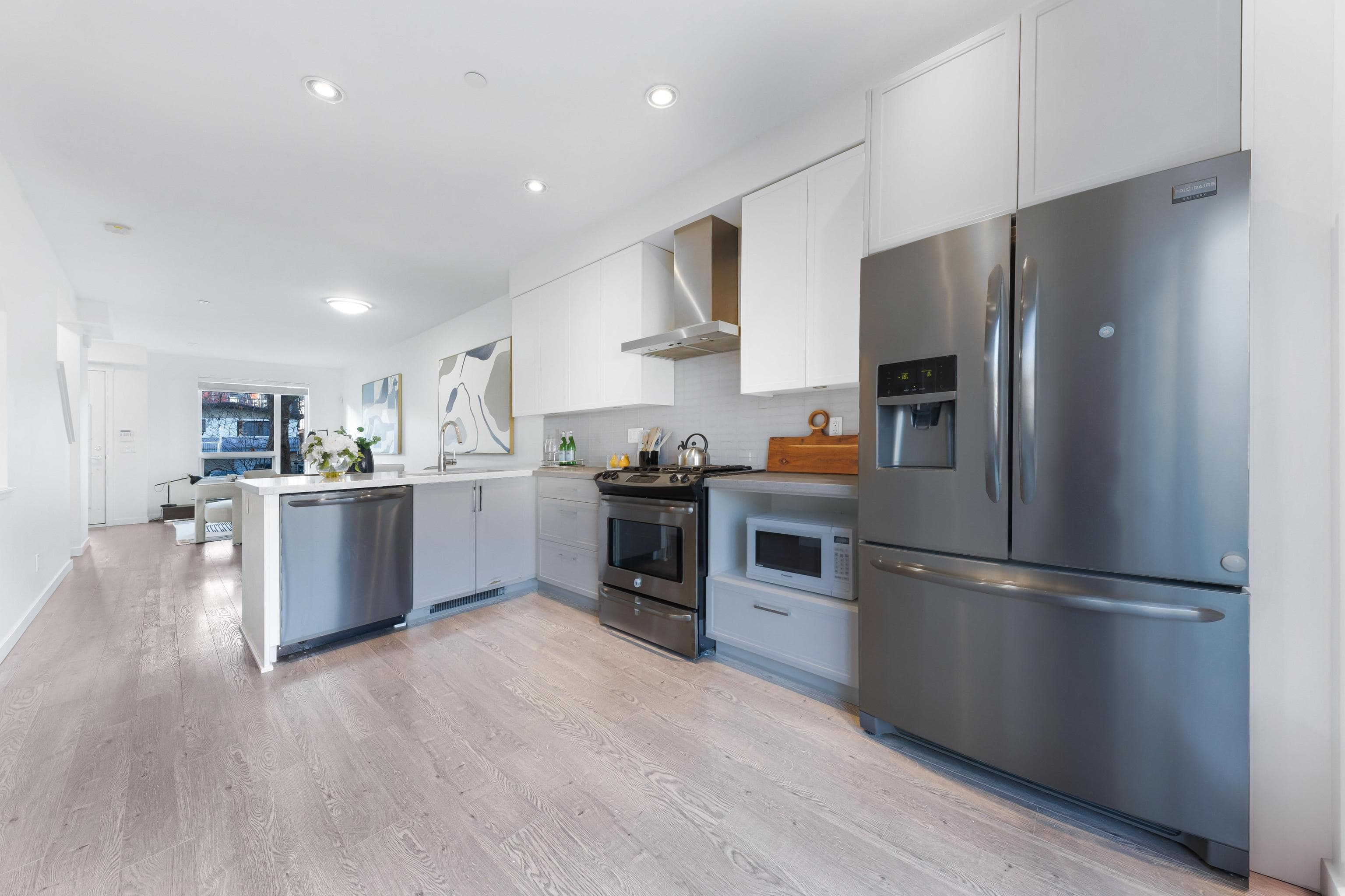 2763 Duke Street, Vancouver, V5R 4S8 — photo 3