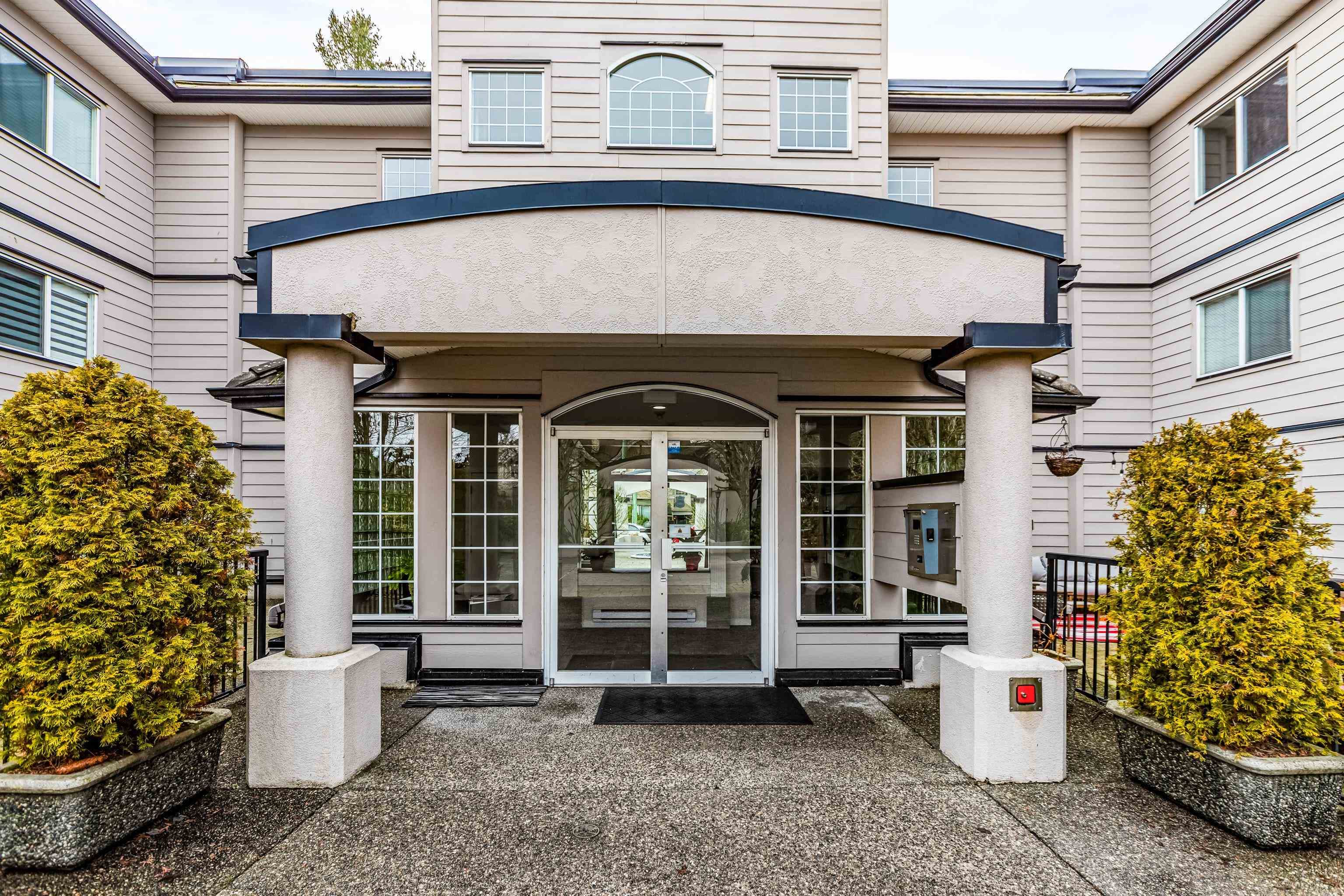 311 - 1533 Best Street, White Rock, V4B 4E9 — photo 3