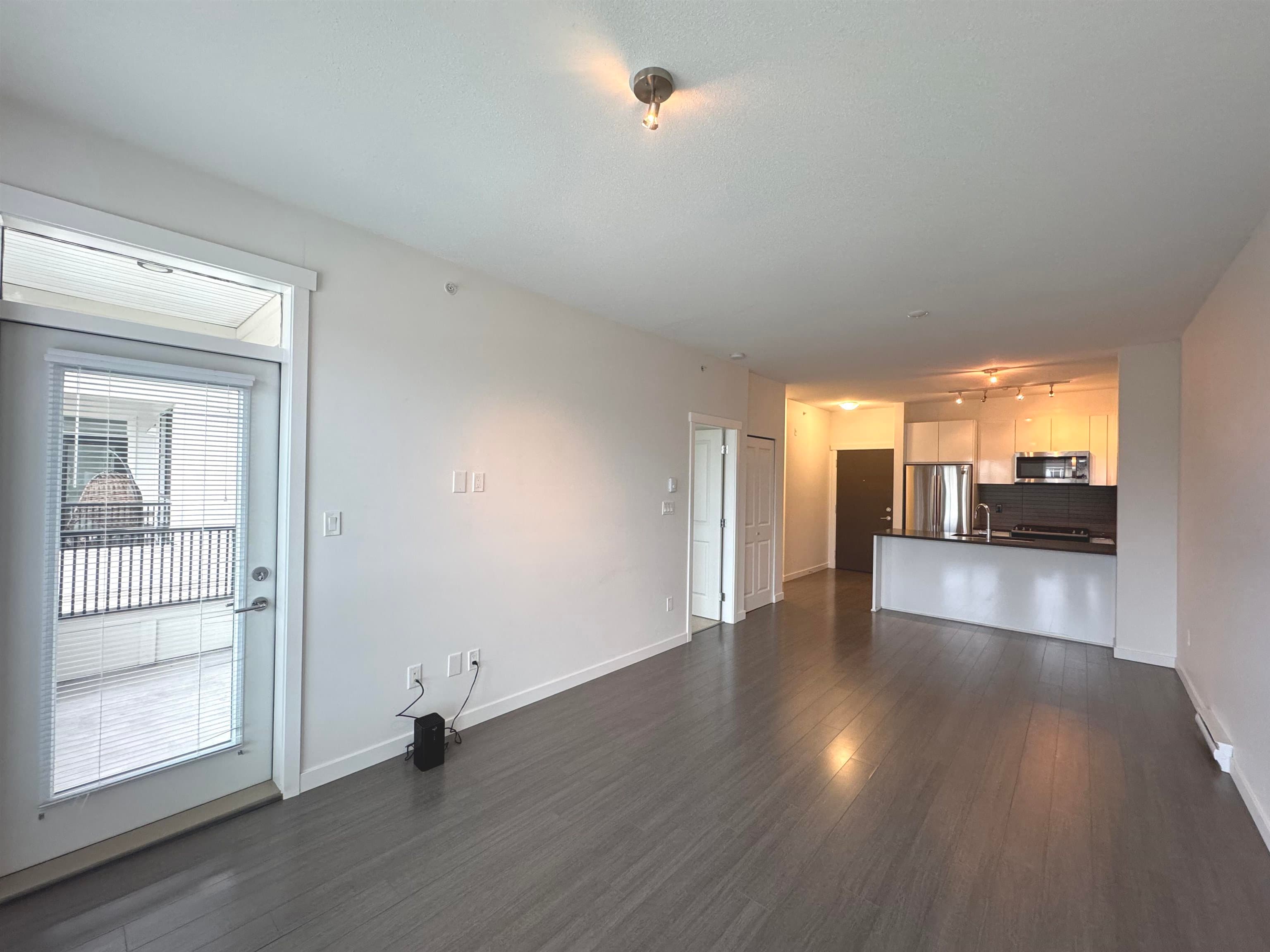 4xx - 15138 34 Avenue, Surrey, V3Z 0Y5 — photo 2