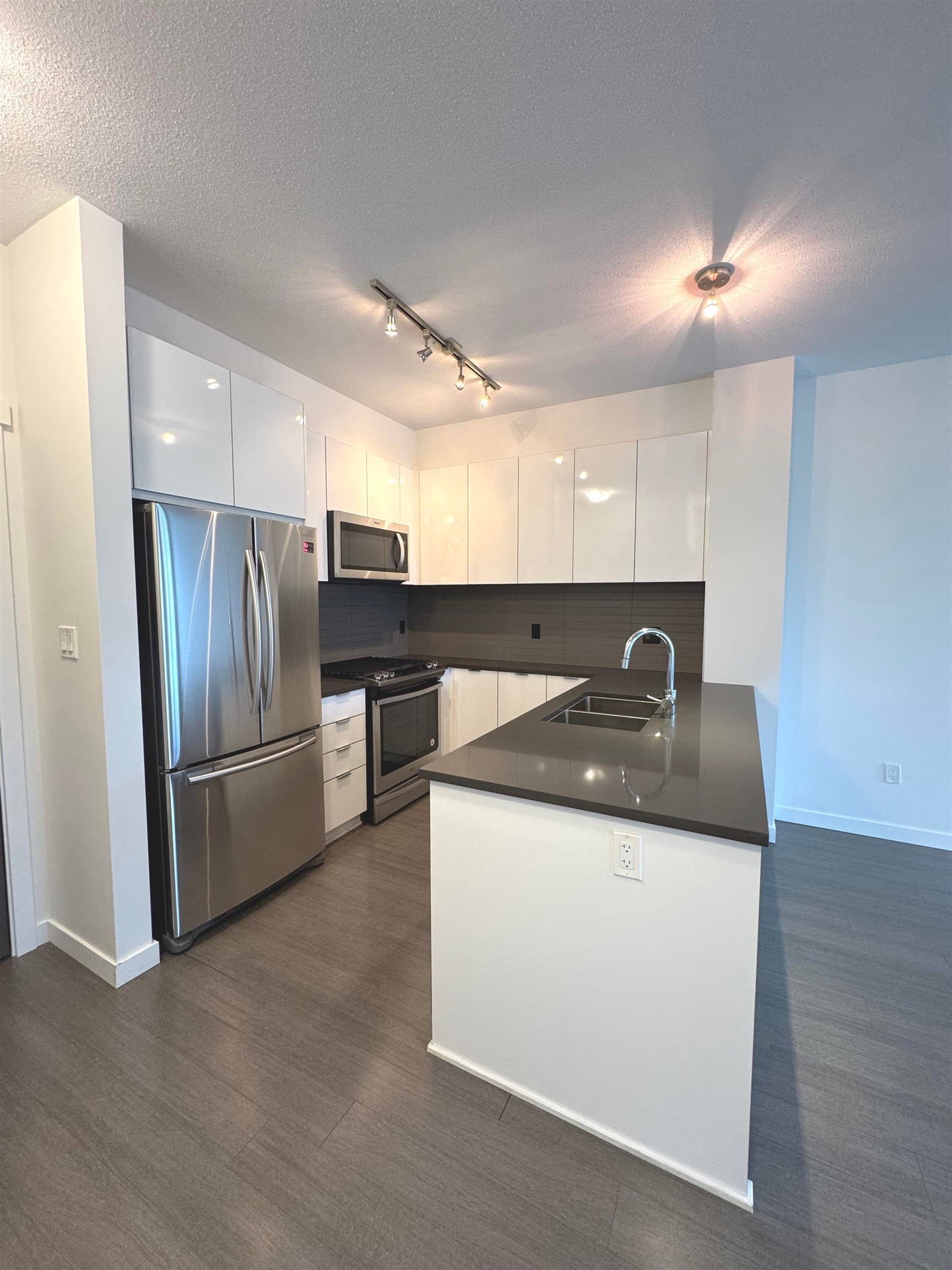 4xx - 15138 34 Avenue, Surrey, V3Z 0Y5 — photo 4