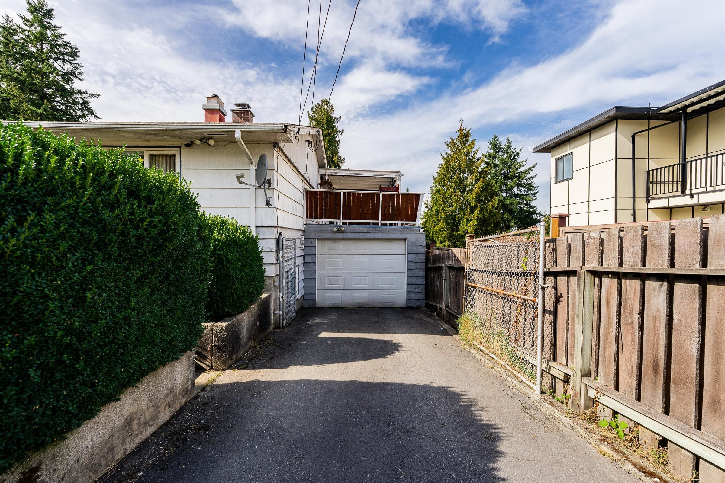 10725 127a Street, Surrey, V3V 5L7 — photo 5