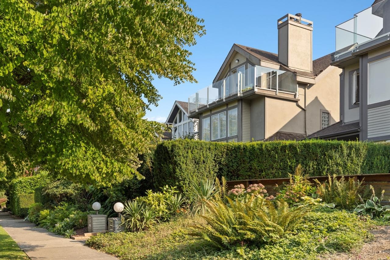 3274 W 1st Avenue, Vancouver, V6K 1H5 — photo 2