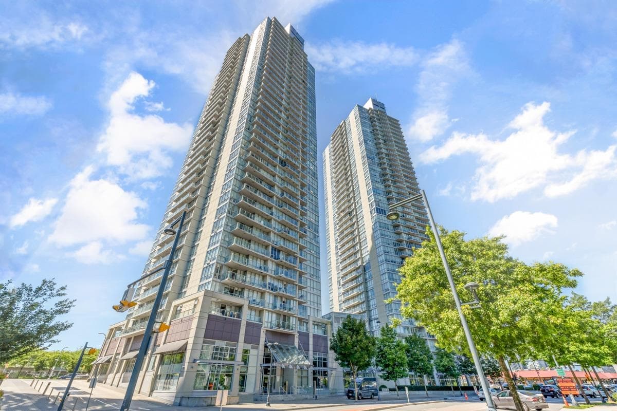 3003 - 9981 Whalley Boulevard, Surrey, V3T 0G6 — photo 1