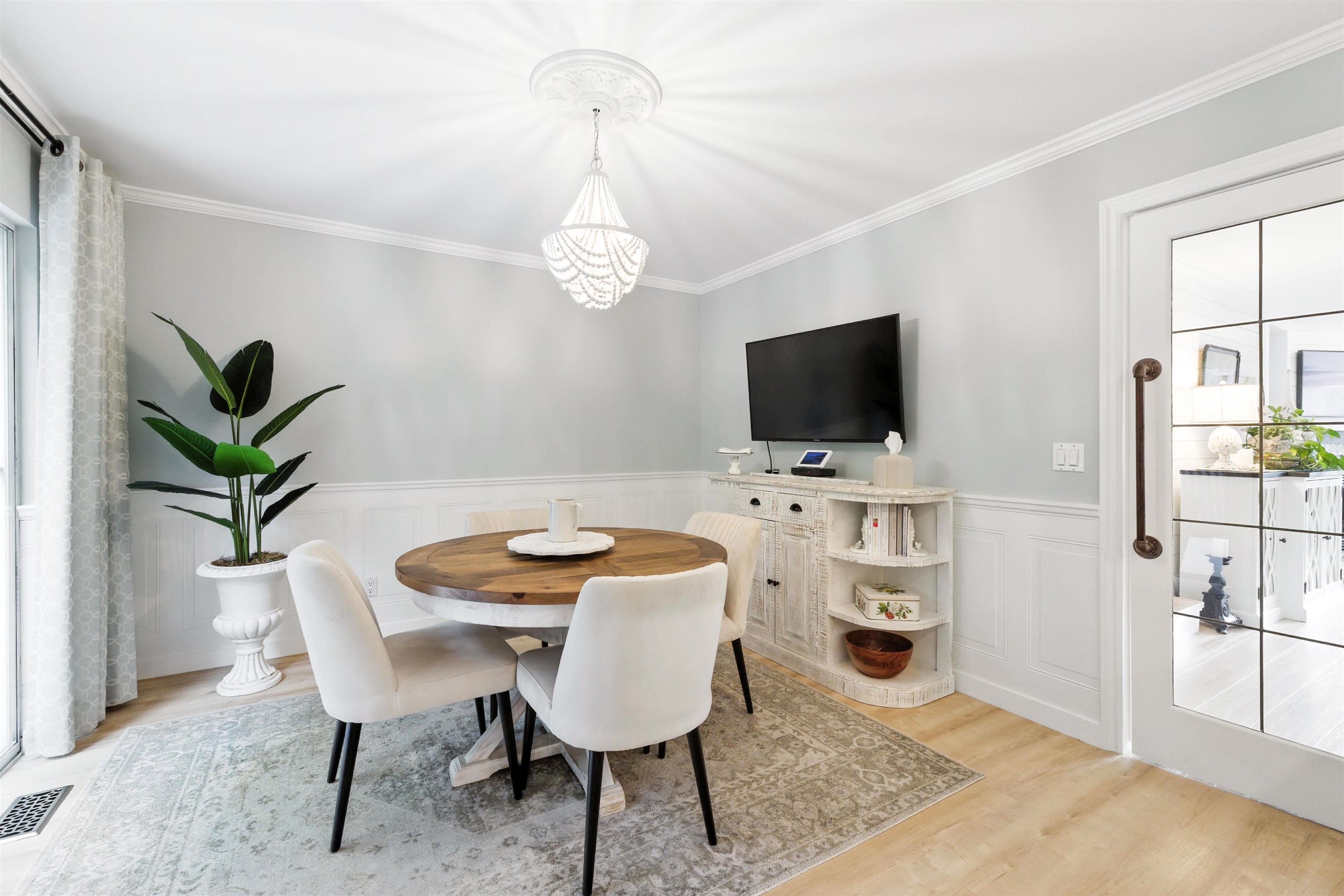 8885 Larkfield Drive, Burnaby, V5A 4L3 — photo 5
