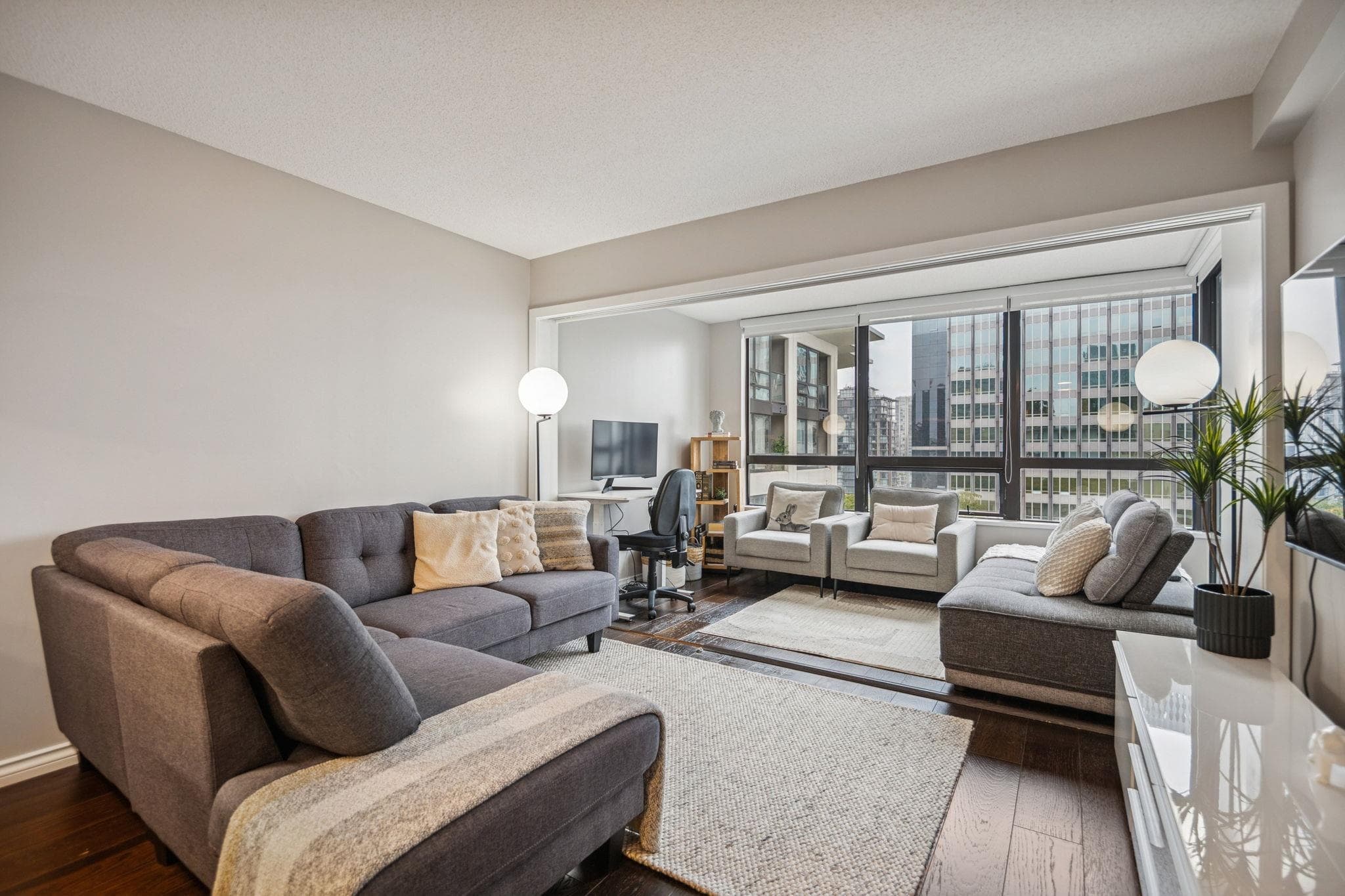 2205 - 938 Smithe Street, Vancouver, V6Z 0A4 — photo 2