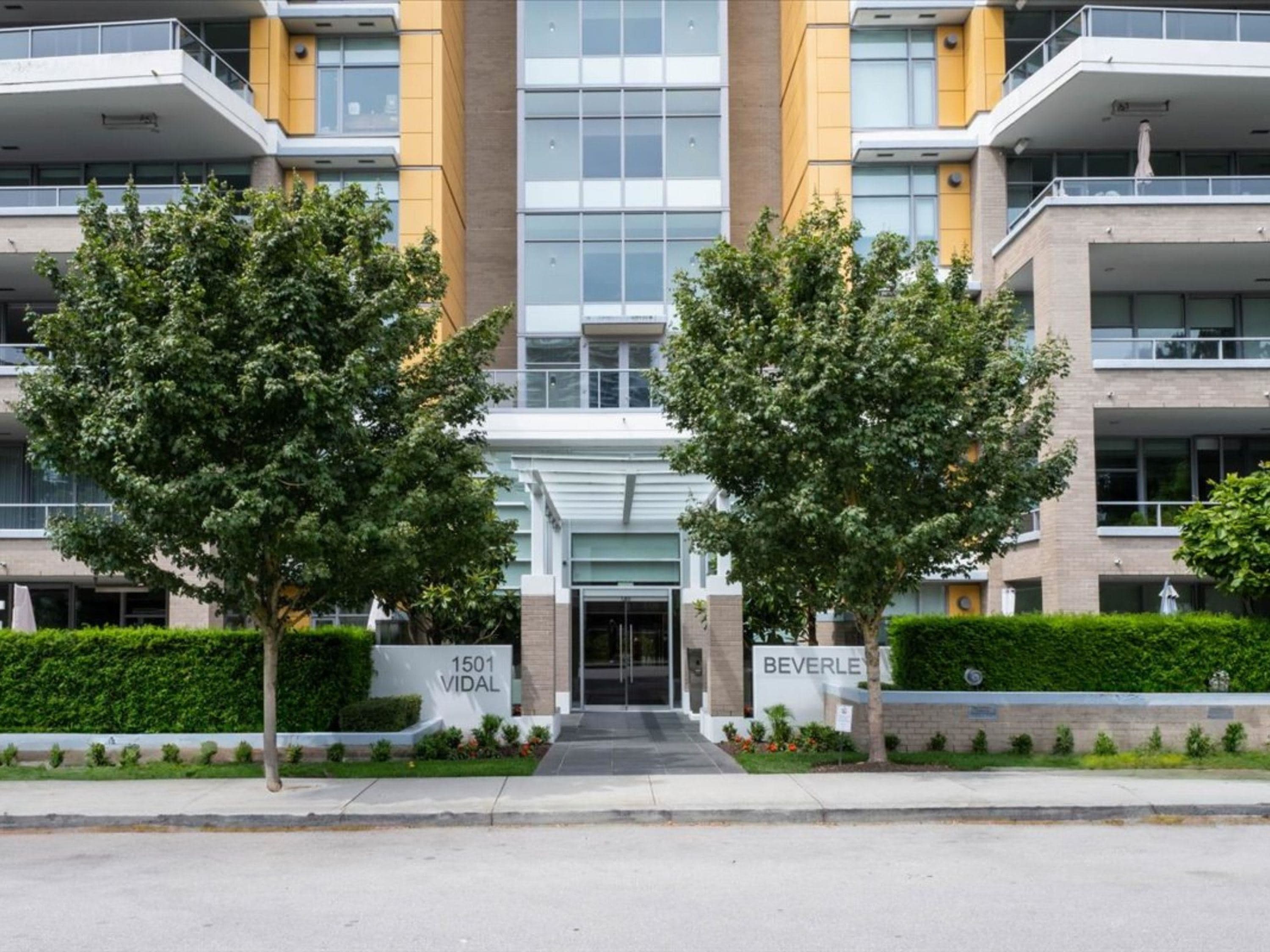305 - 1501 Vidal Street, White Rock, V4B 0B5 — photo 2