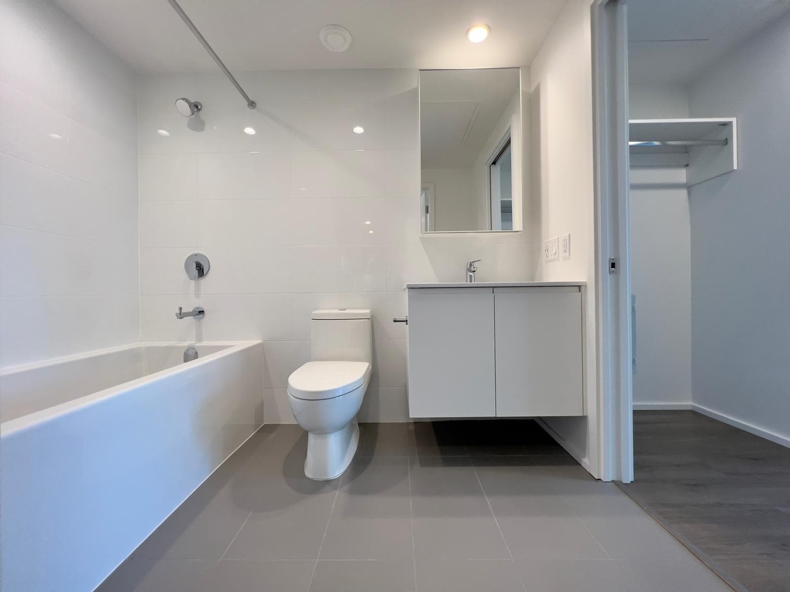 304 - 3809 Evergreen Place, Burnaby, V3J 0M1 — photo 2