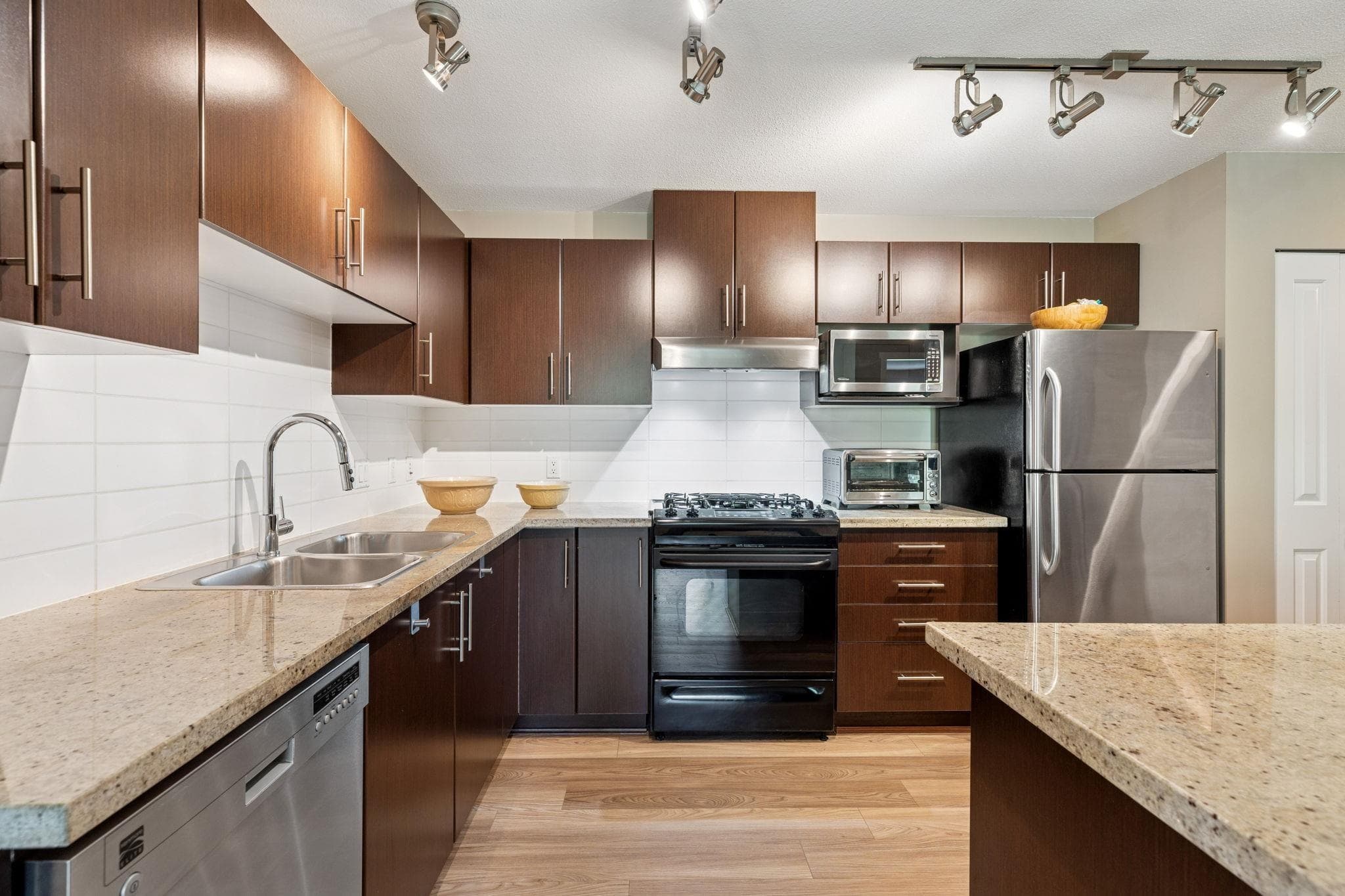 212 - 600 Klahanie Drive, Port Moody, V3H 5L2 — photo 3