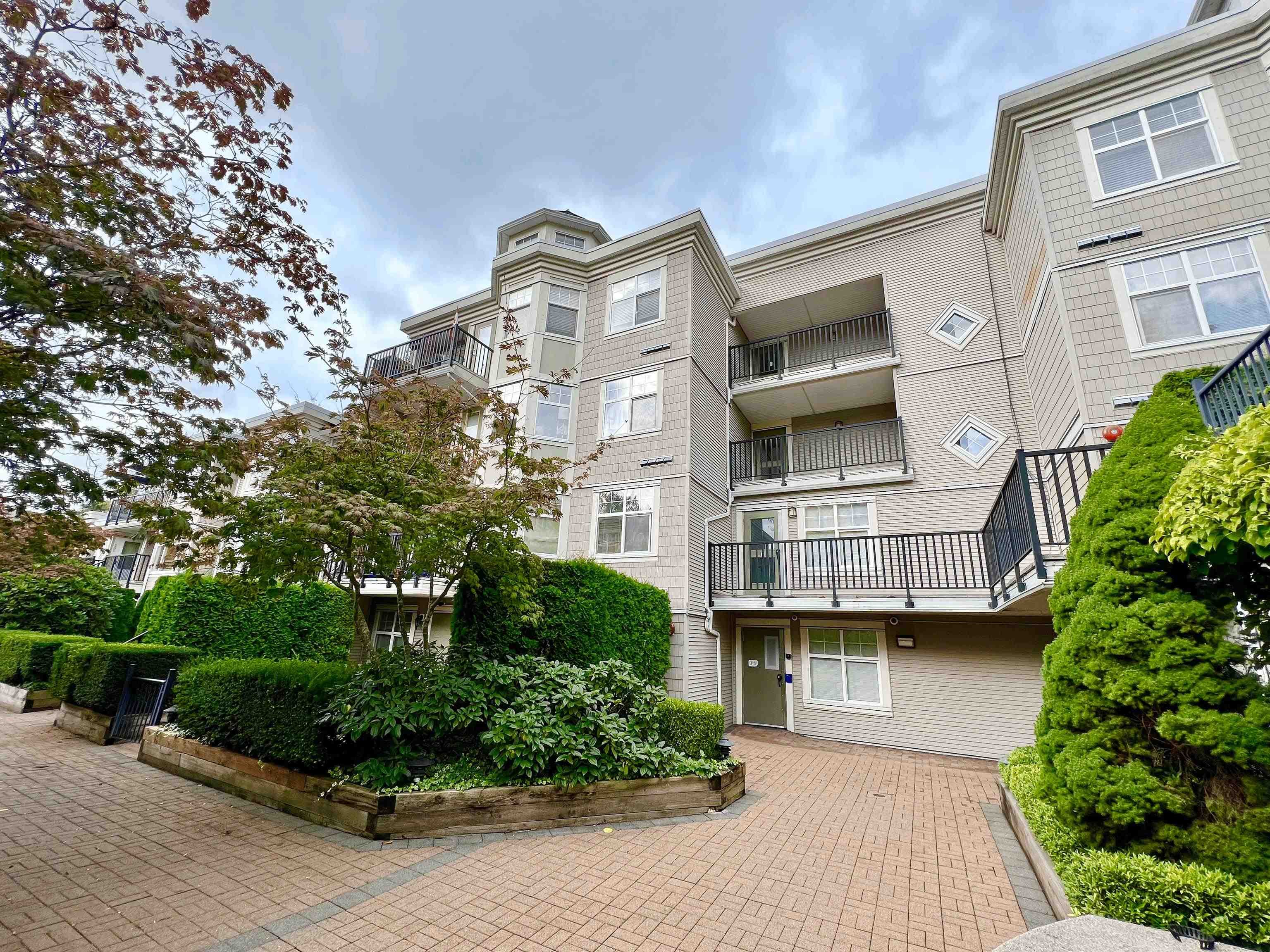 301 - 7038 21st Avenue, Burnaby