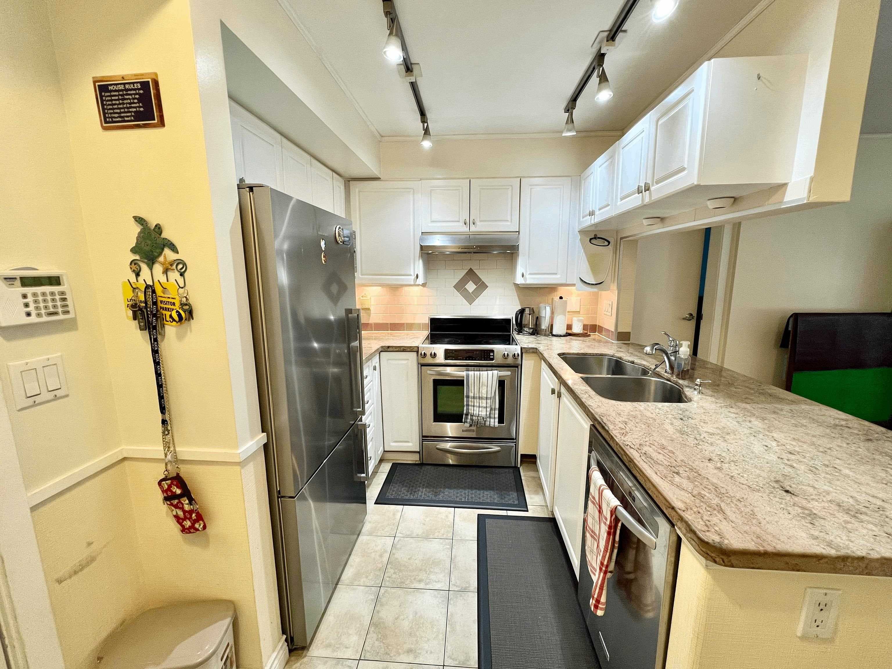 301 - 7038 21st Avenue, Burnaby, V5E 2Y9 — photo 5