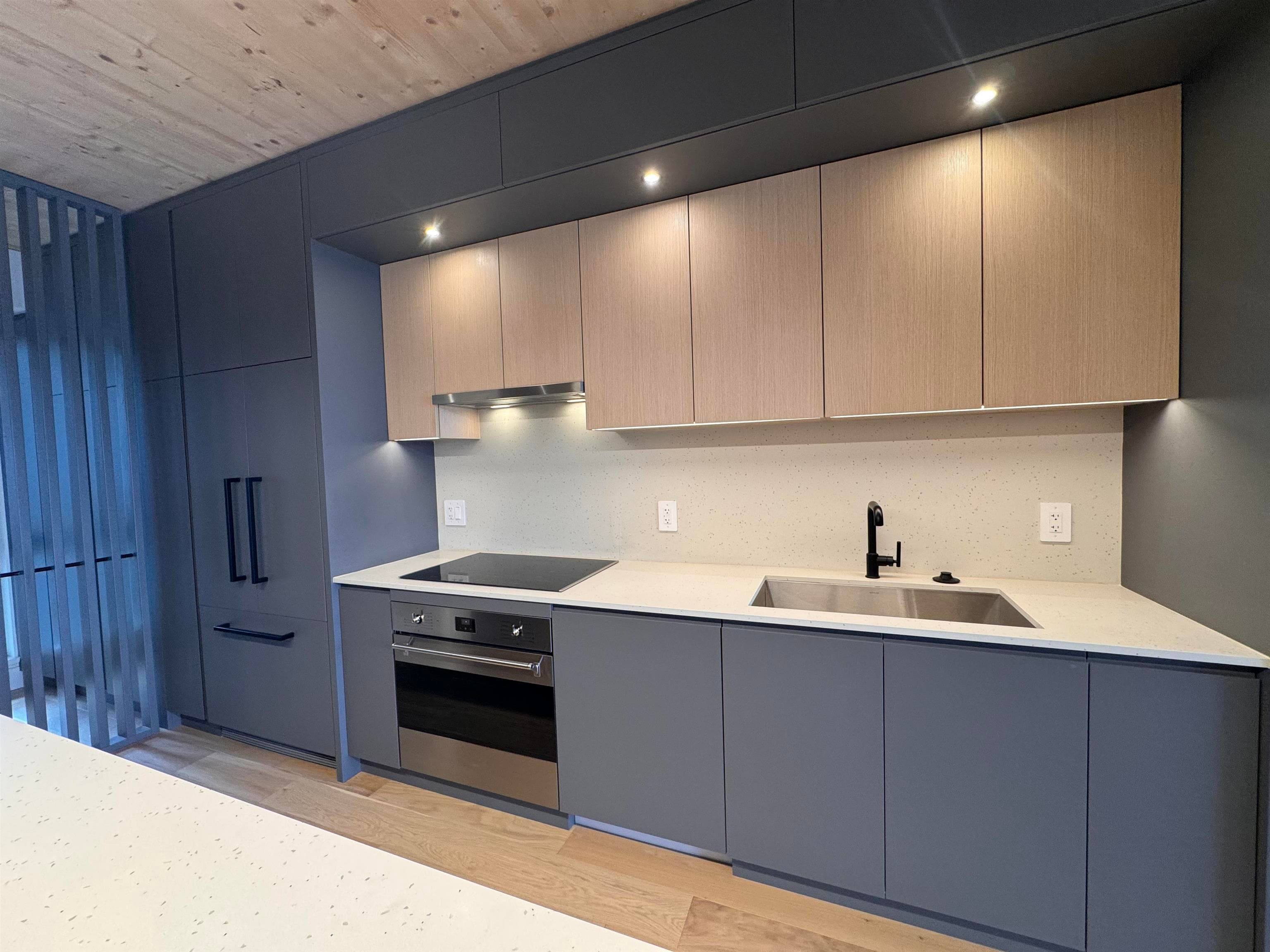 208 - 310 Salter Street, New Westminster, V3M 0N7 — photo 4