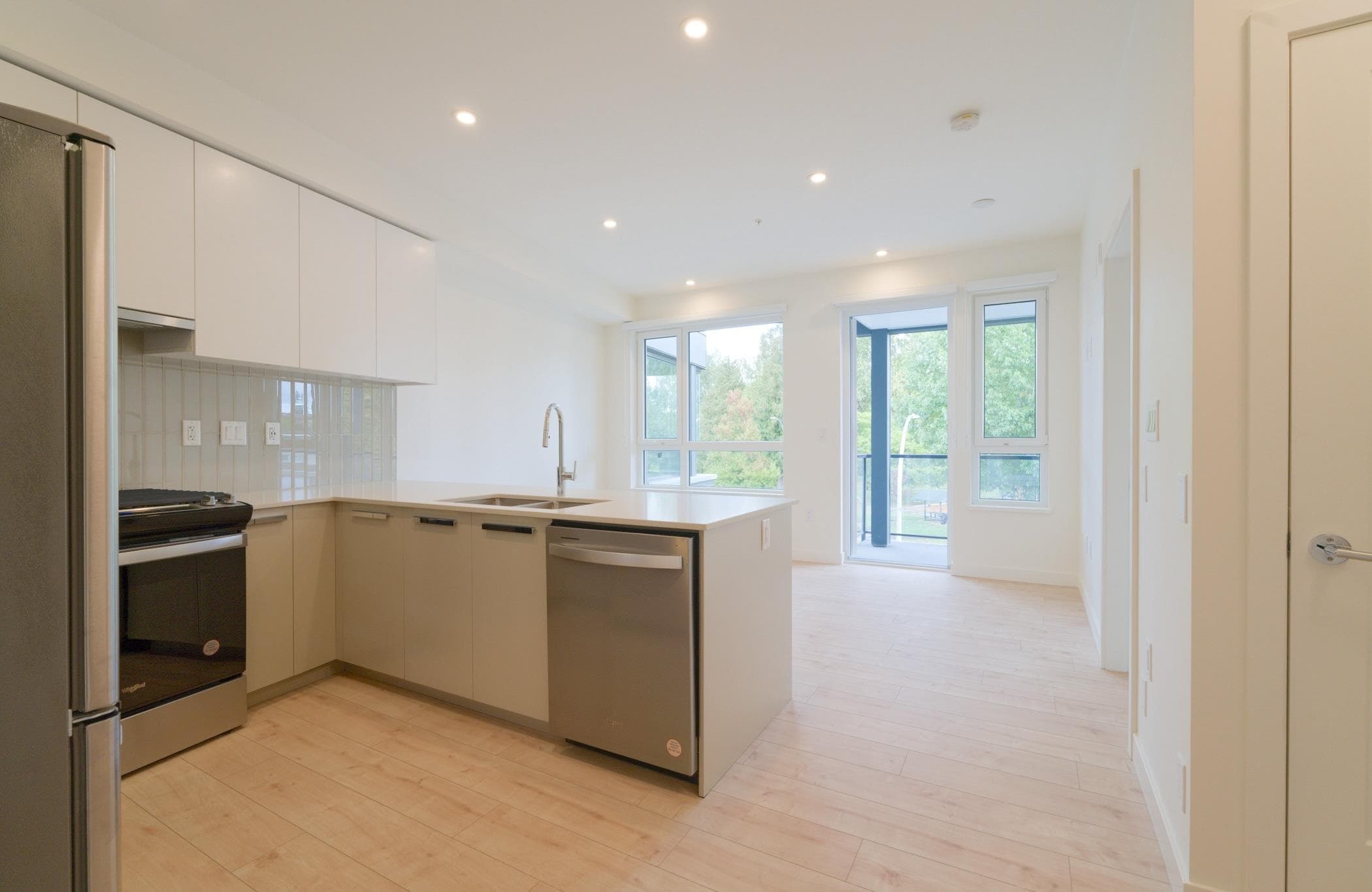 314 - 13788 76 Avenue, Surrey, V3W 3E9 — photo 3