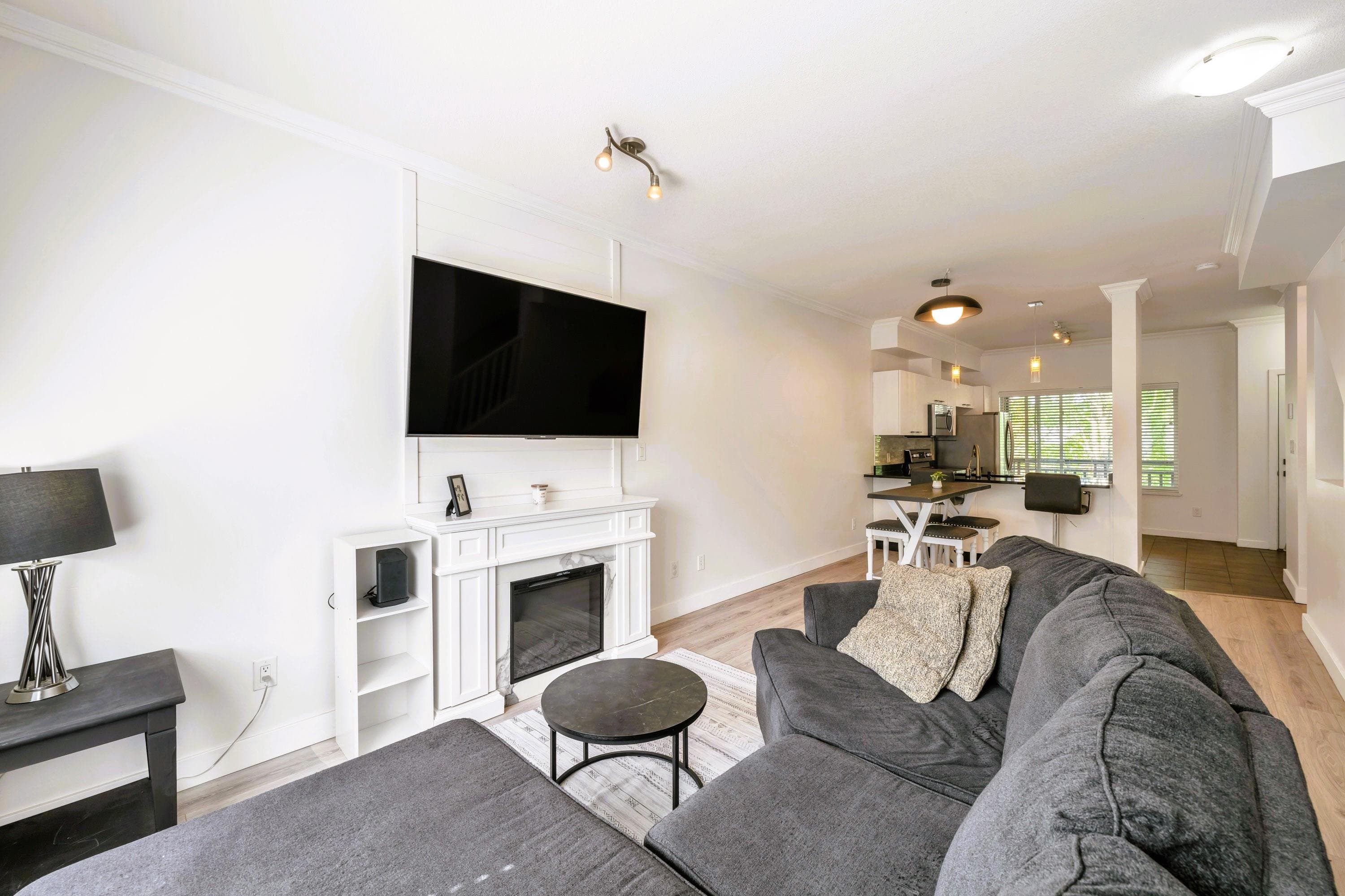 193 - 18701 66th Avenue, Surrey, V3S 4B1 — photo 4