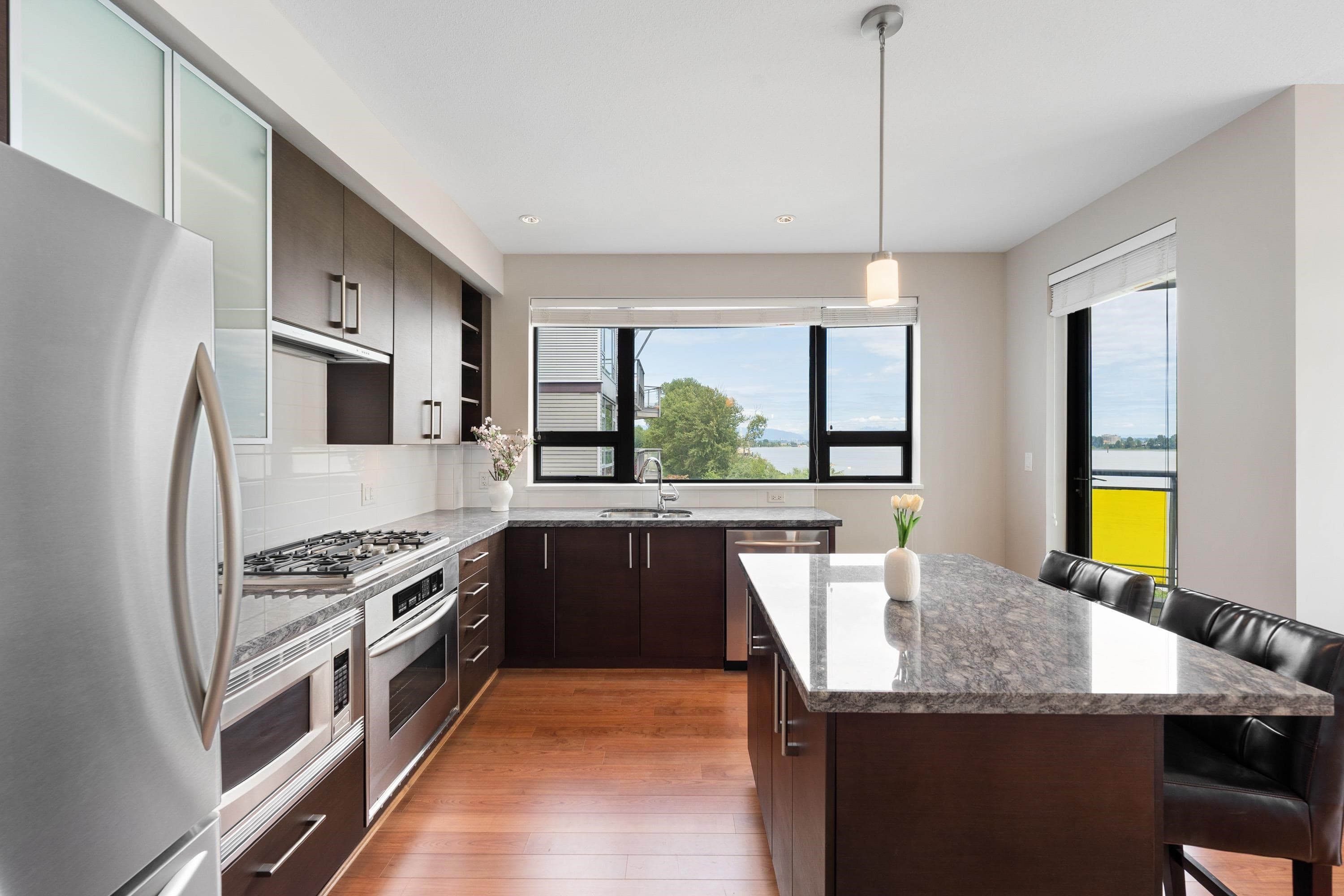 311 - 14300 Riverport Way, Richmond, V6W 0A4 — photo 4