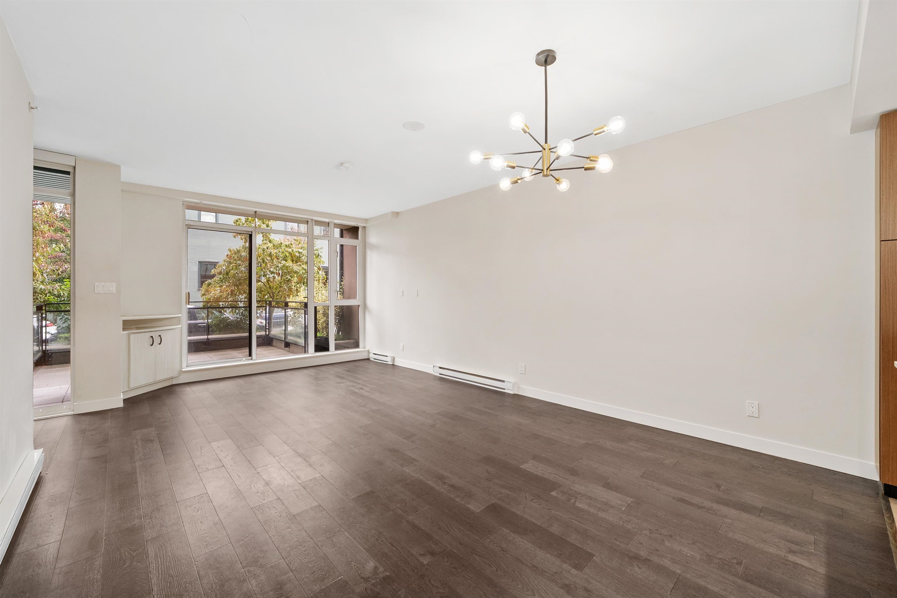 2389 Scotia Street, Vancouver, V5T 0B2 — photo 2