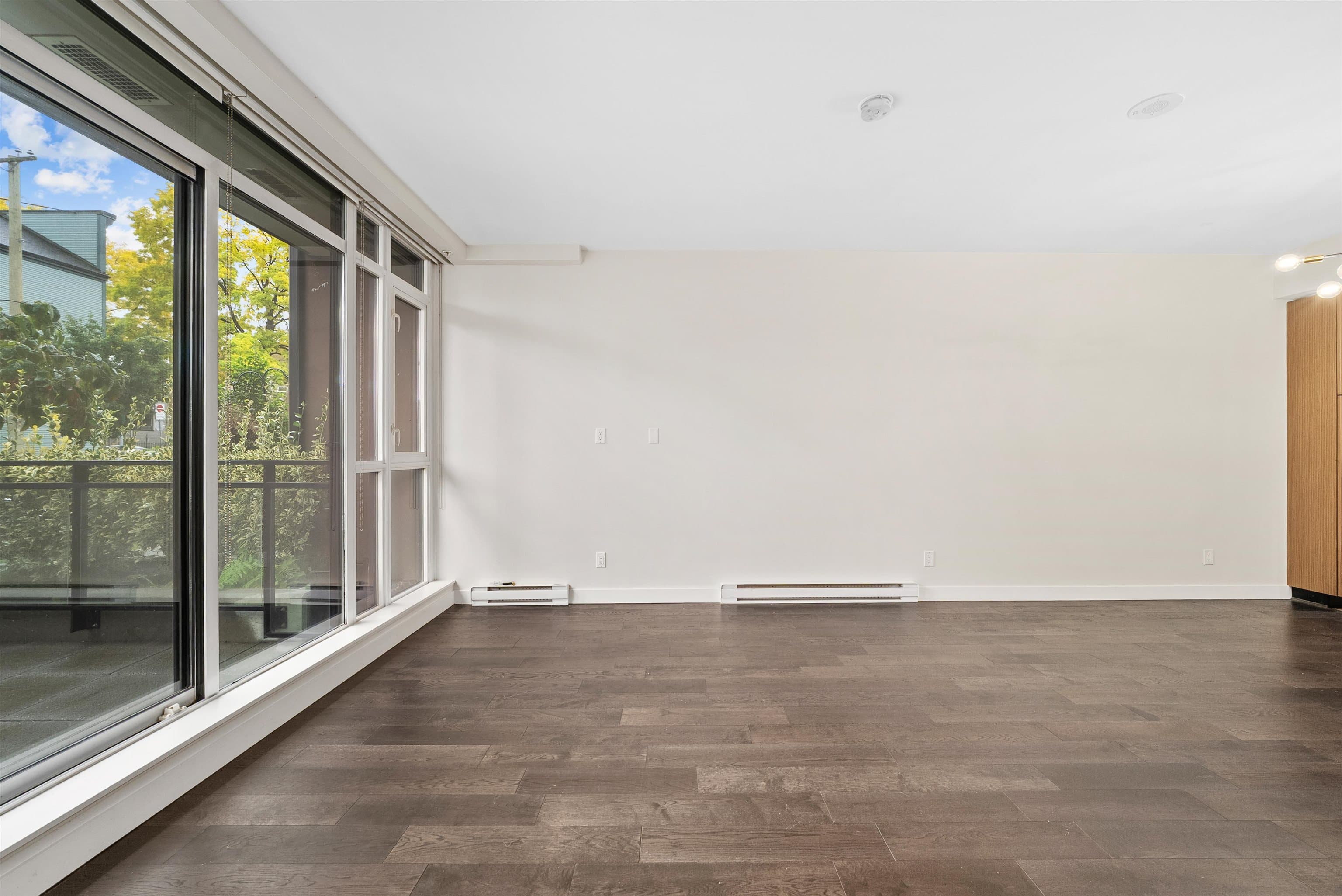 2389 Scotia Street, Vancouver, V5T 0B2 — photo 4