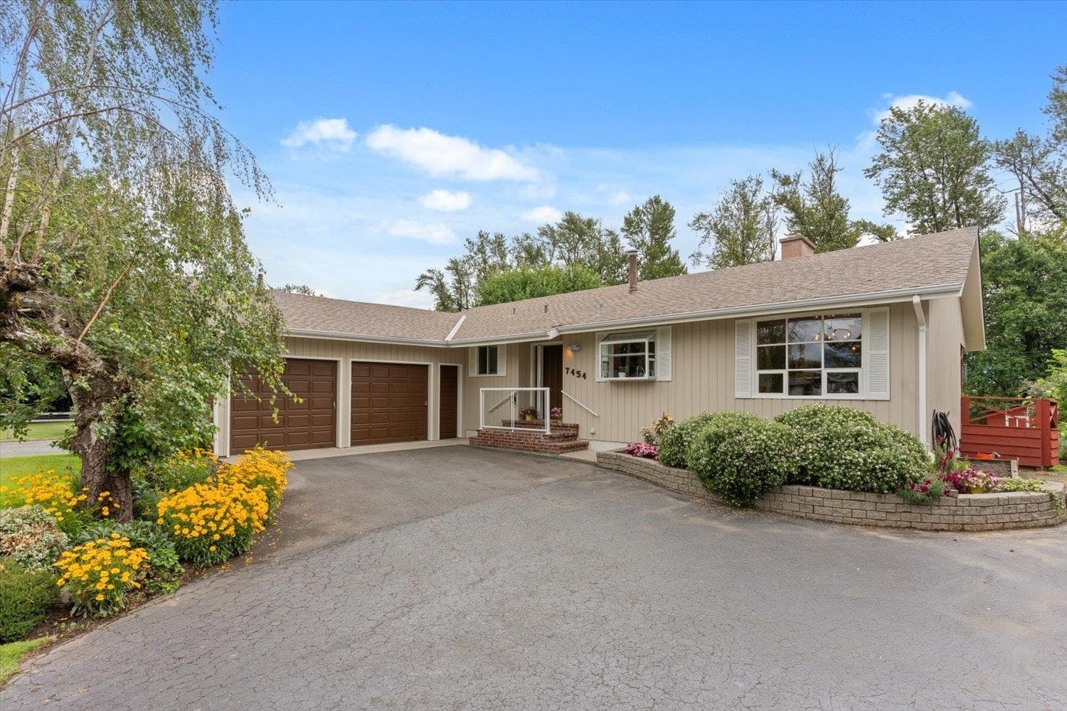 7454 Leary Crescent, Chilliwack