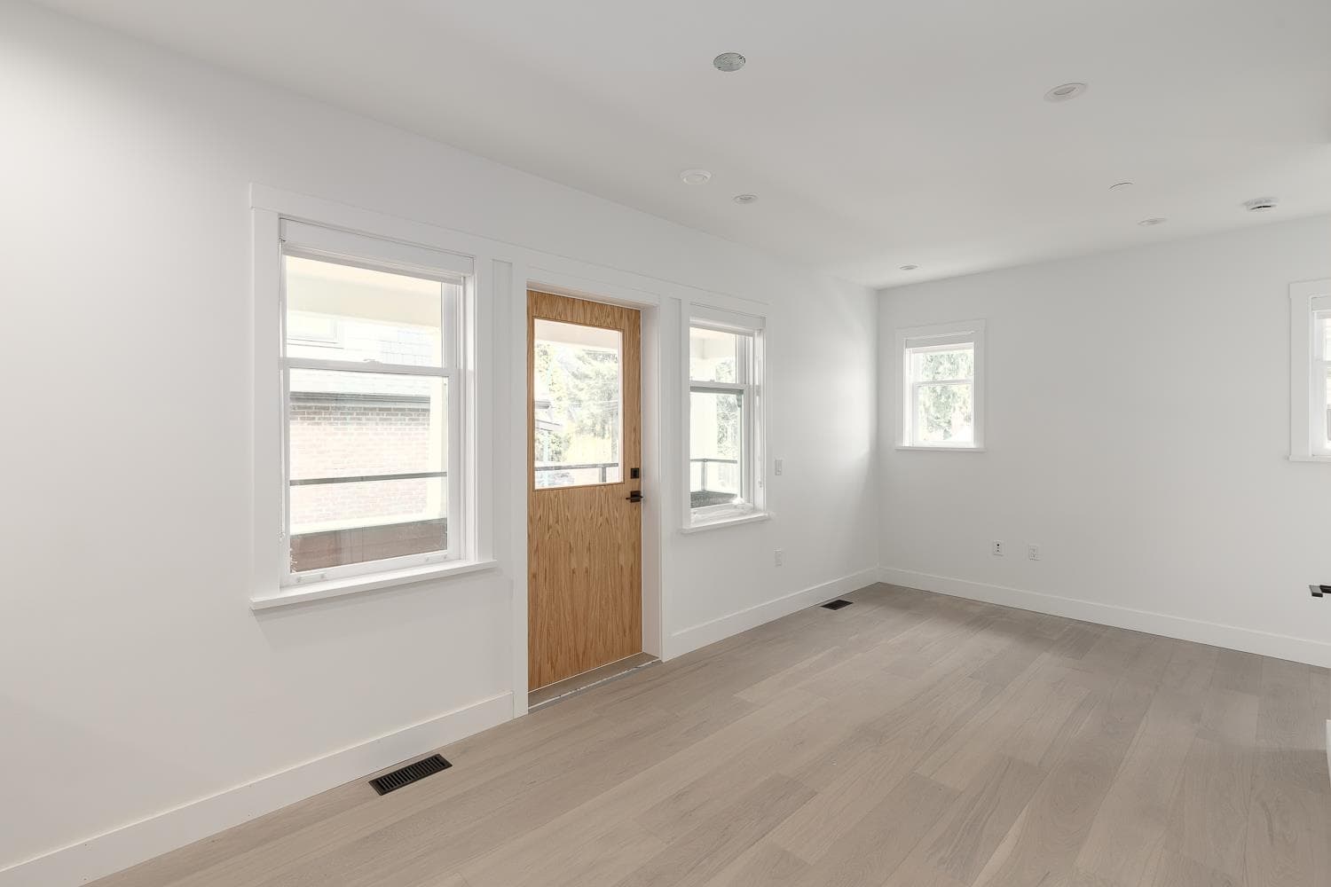 1081 Semlin Drive, Vancouver, V5L 2N6 — photo 4