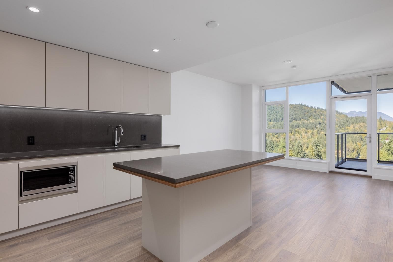 1001 - 720 Farrow Street, Coquitlam, V3J 0P3 — photo 2