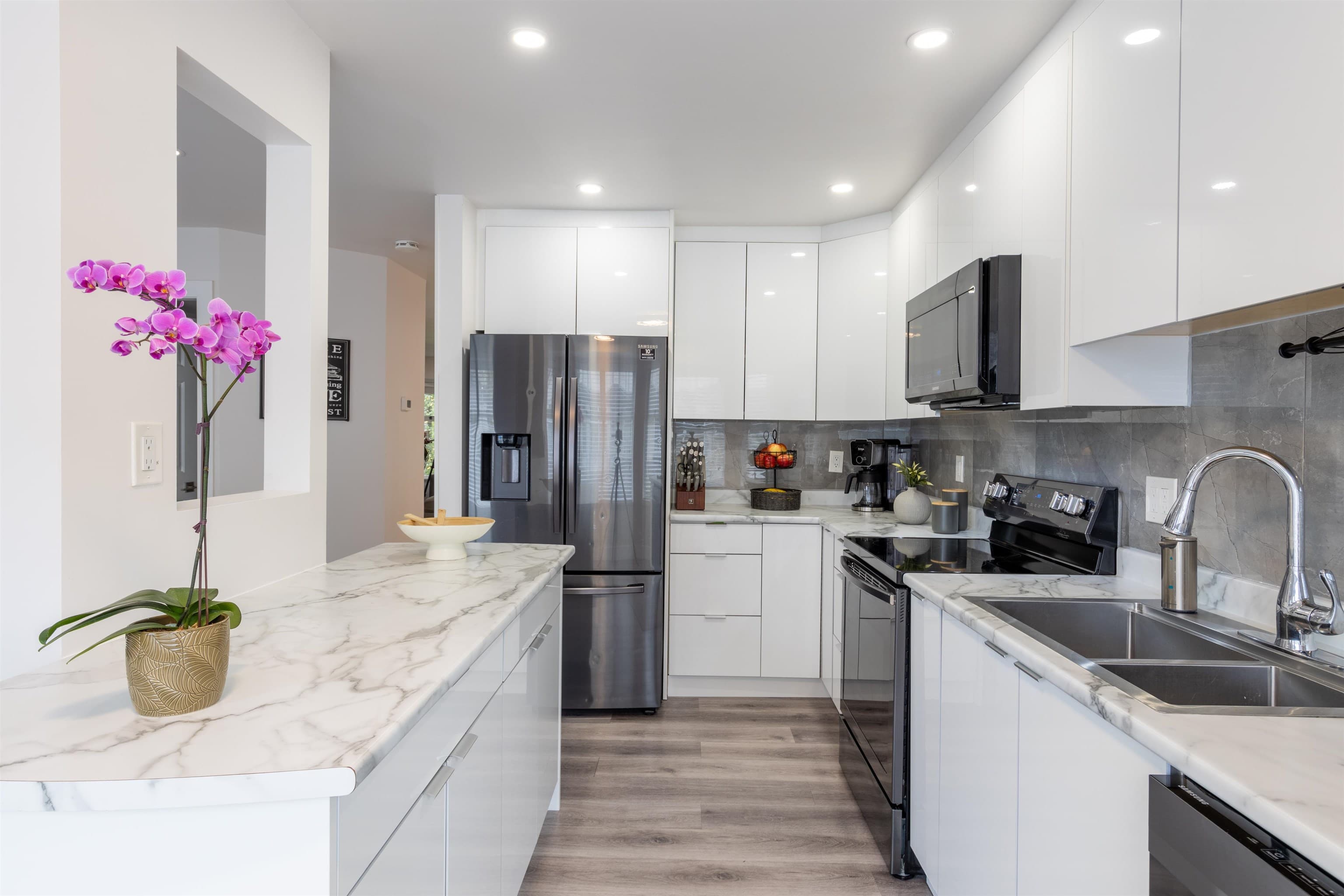 118 - 8060 121a Street, Surrey, V3W 0S5 — photo 2