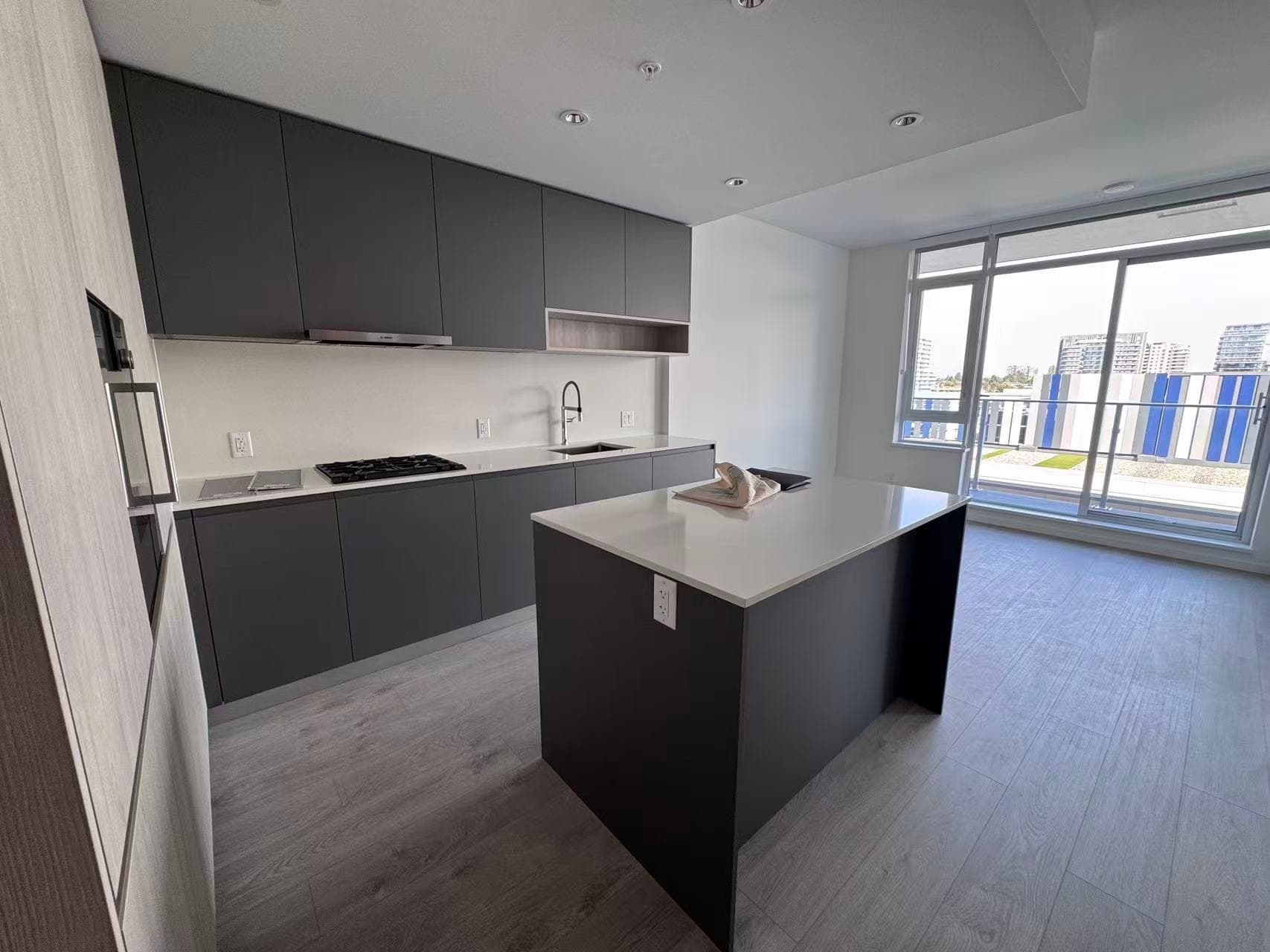 565 - 6600 Minoru Boulevard, Richmond, V6Y 1Y3 — photo 4
