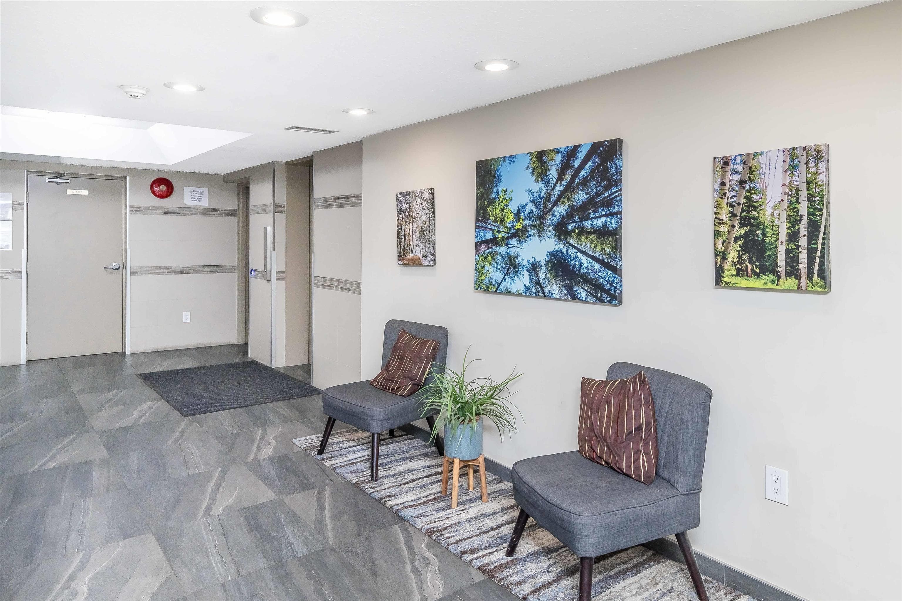 206 - 9682 134 Street, Surrey, V3T 5L6 — photo 4