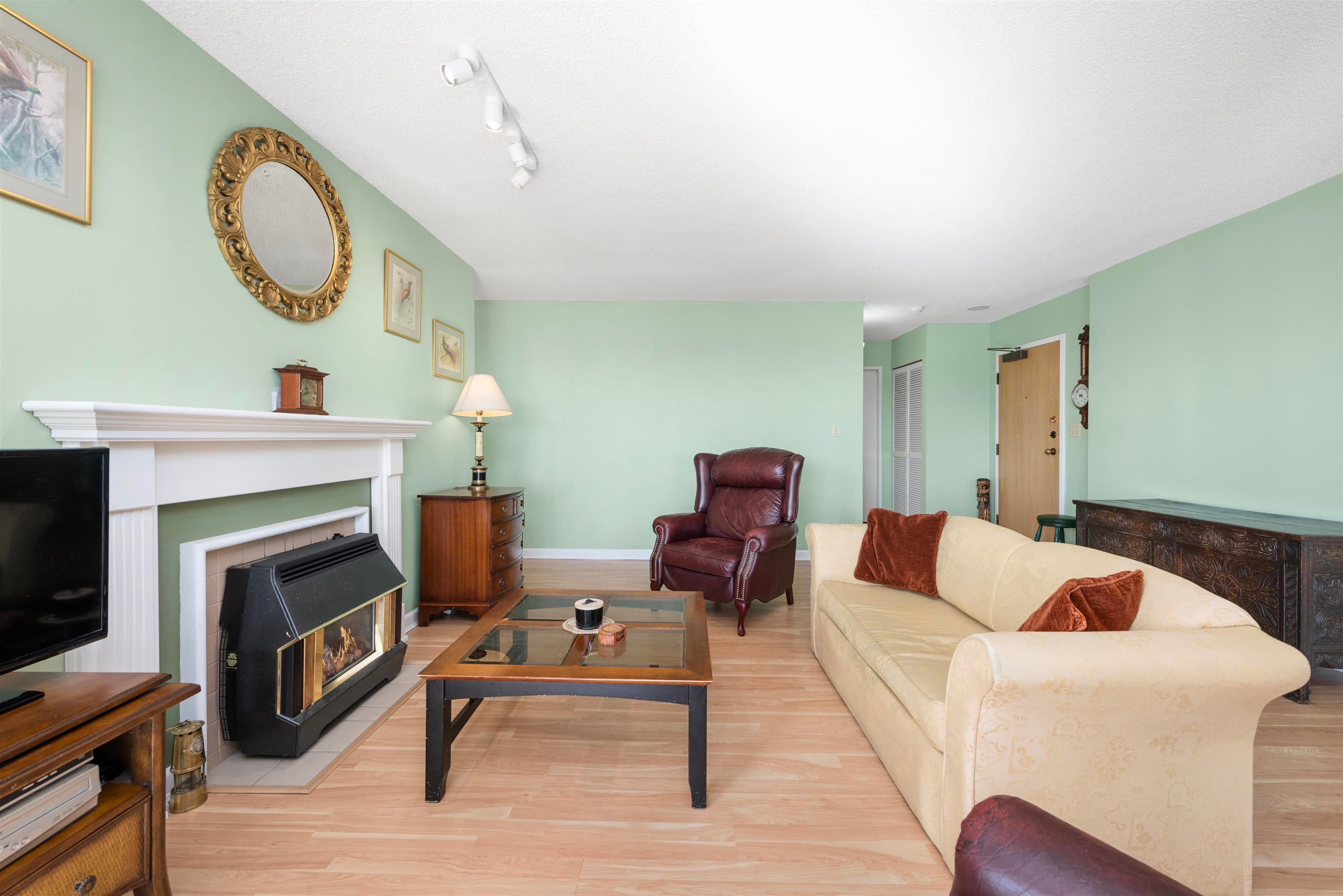 202 - 410 Carnarvon Street, New Westminster, V3L 5N9 — photo 3
