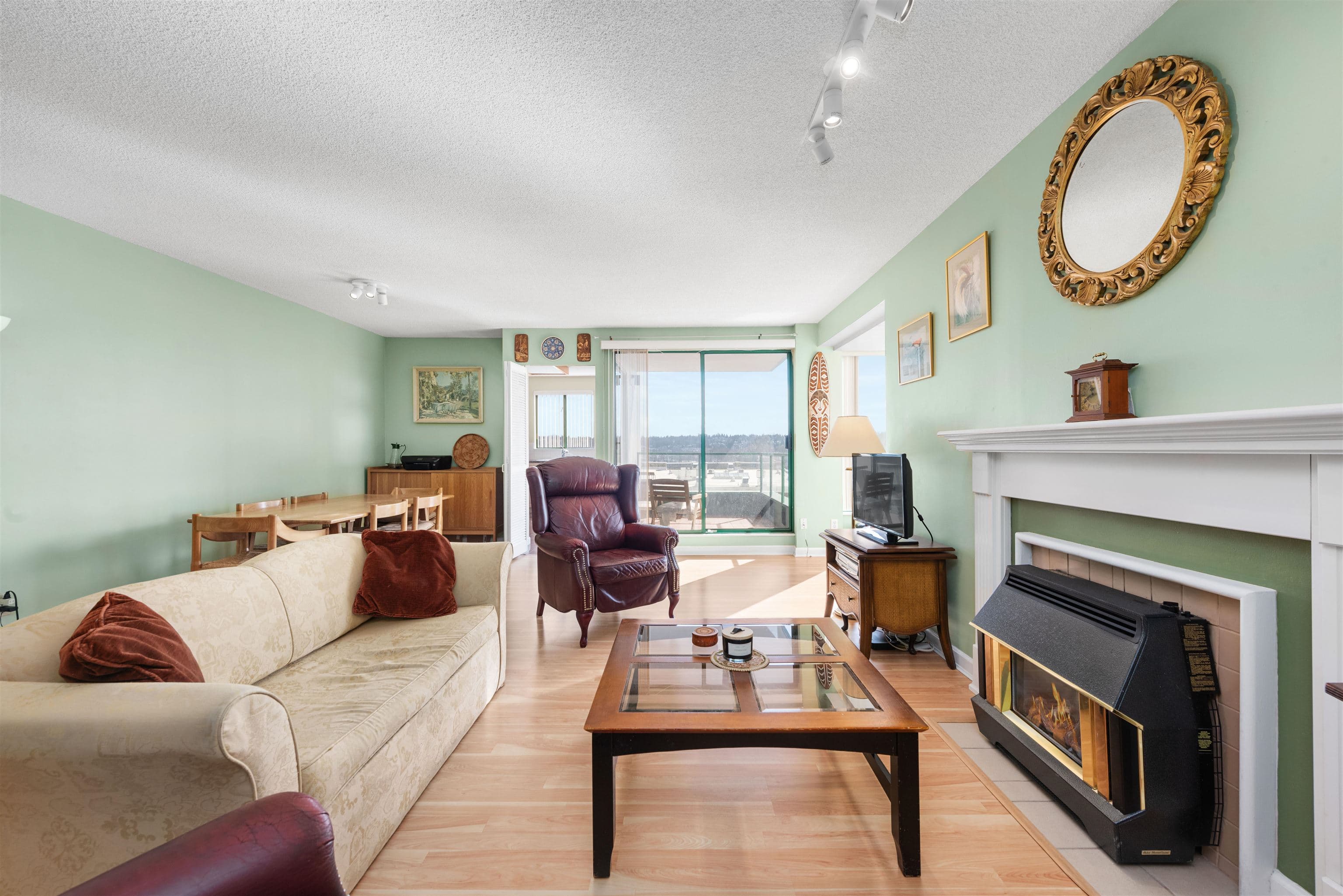 202 - 410 Carnarvon Street, New Westminster