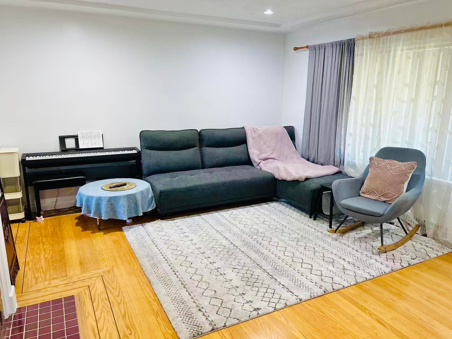 1038 Seventh Avenue, New Westminster, V3M 2J5 — photo 4