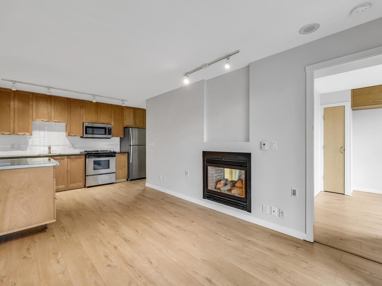 2104 - 969 Richards Street, Vancouver, V6B 1A8 — photo 4