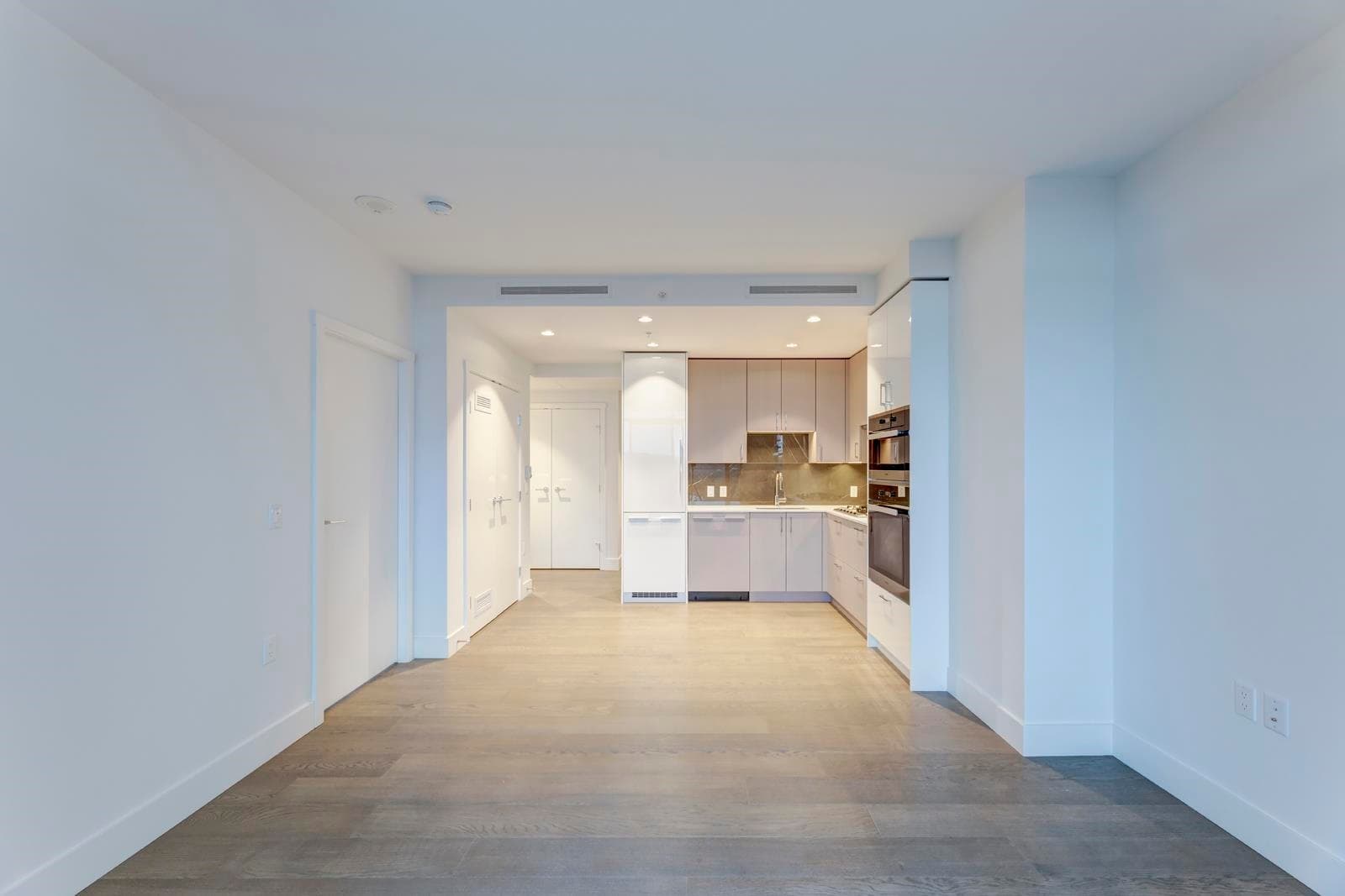 604 - 1675 Lions Gate Lane, North Vancouver, V7P 3B4 — photo 1