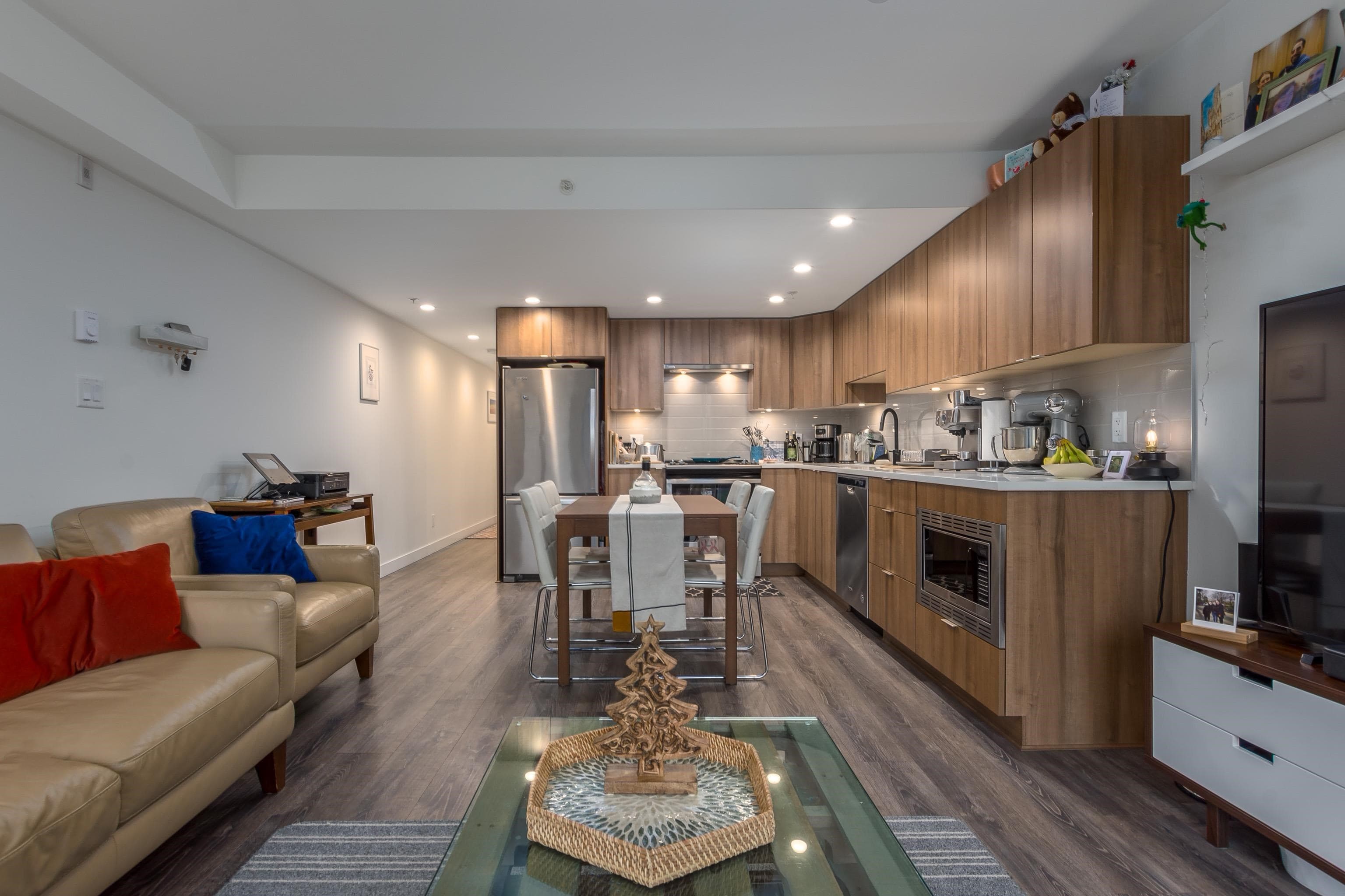 304 - 1365 Pemberton Avenue, Squamish, V8B 1B7 — photo 3