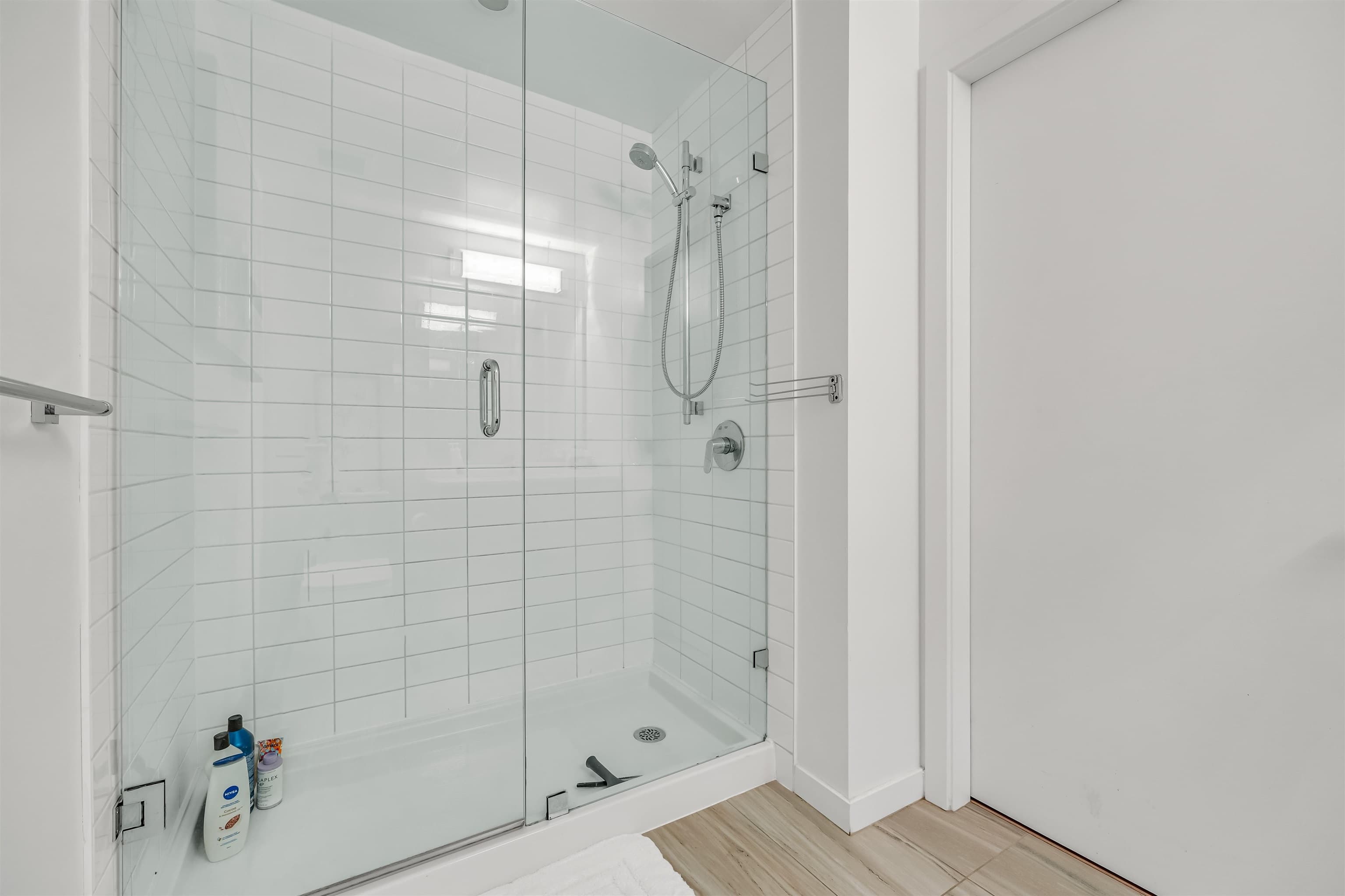 215 - 725 Marine Drive, North Vancouver, V7M 0G2 — photo 3