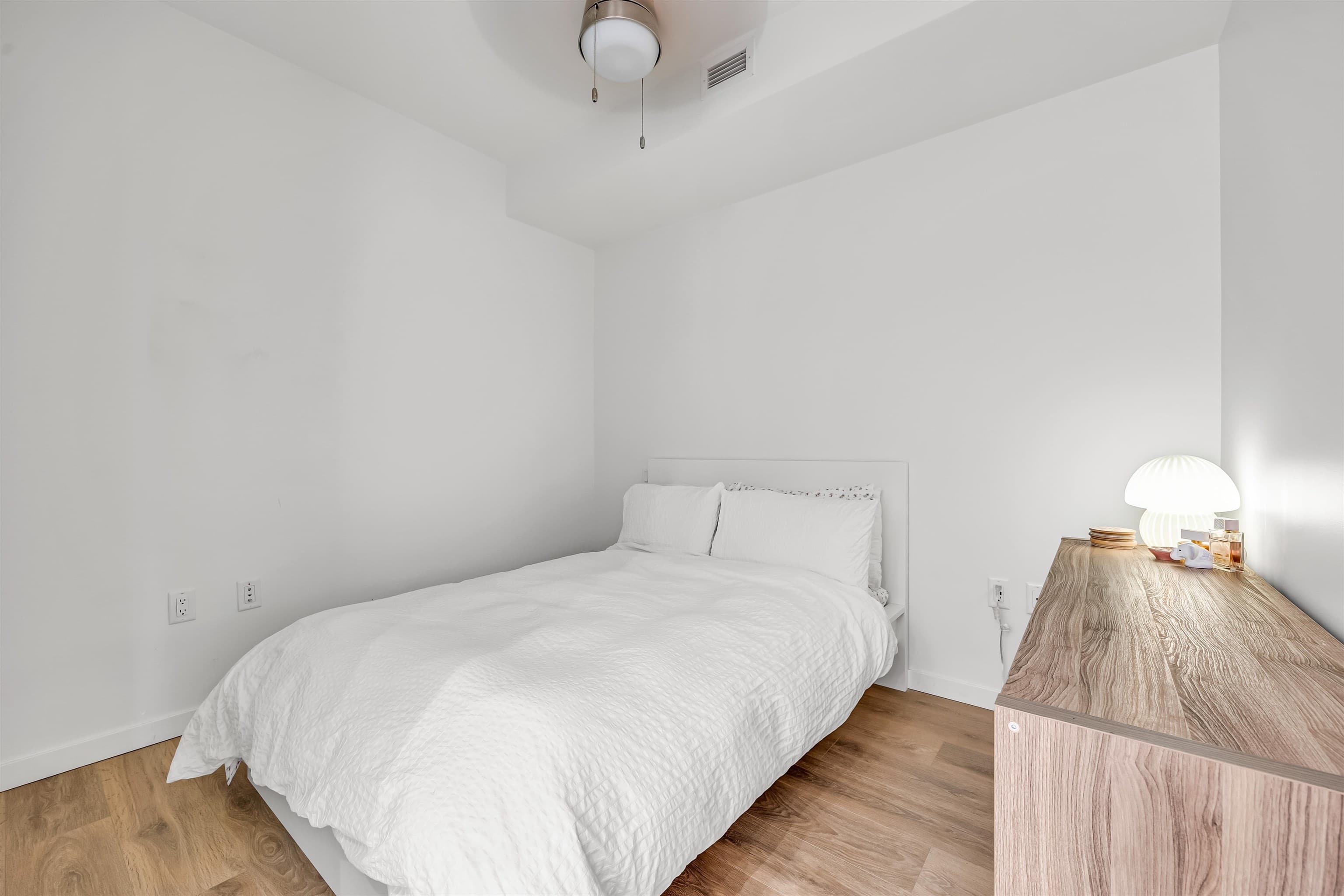 215 - 725 Marine Drive, North Vancouver, V7M 0G2 — photo 4