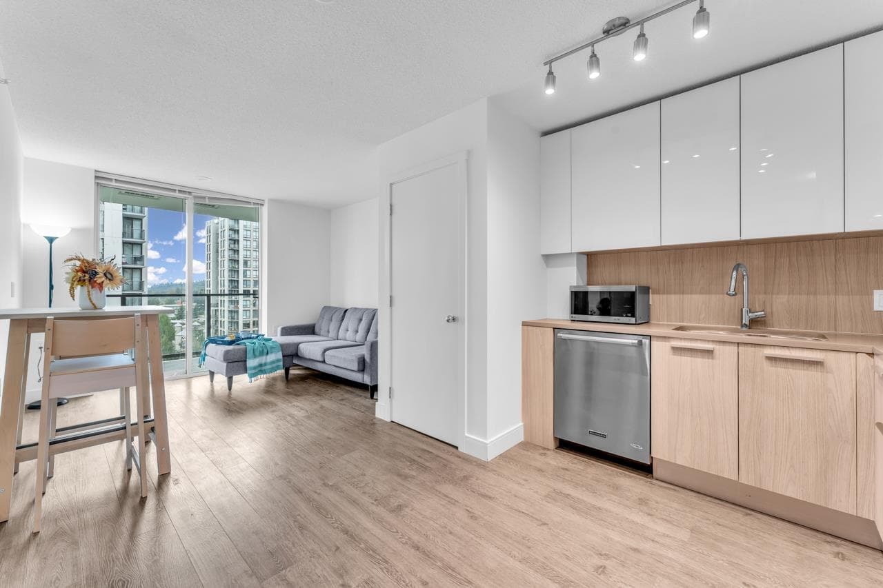 1208 - 3007 Glen Drive, Coquitlam, V3B 0L8 — photo 2