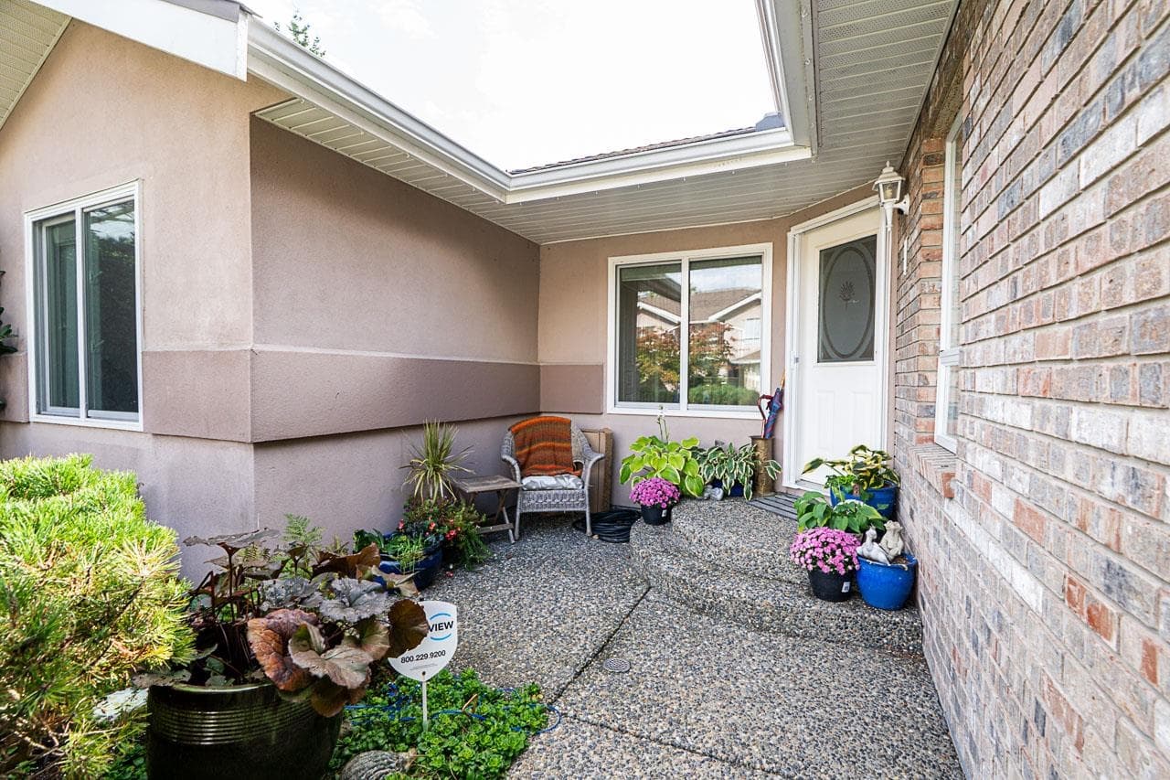 124 - 15550 26 Avenue, Surrey, V4P 1C6 — photo 2