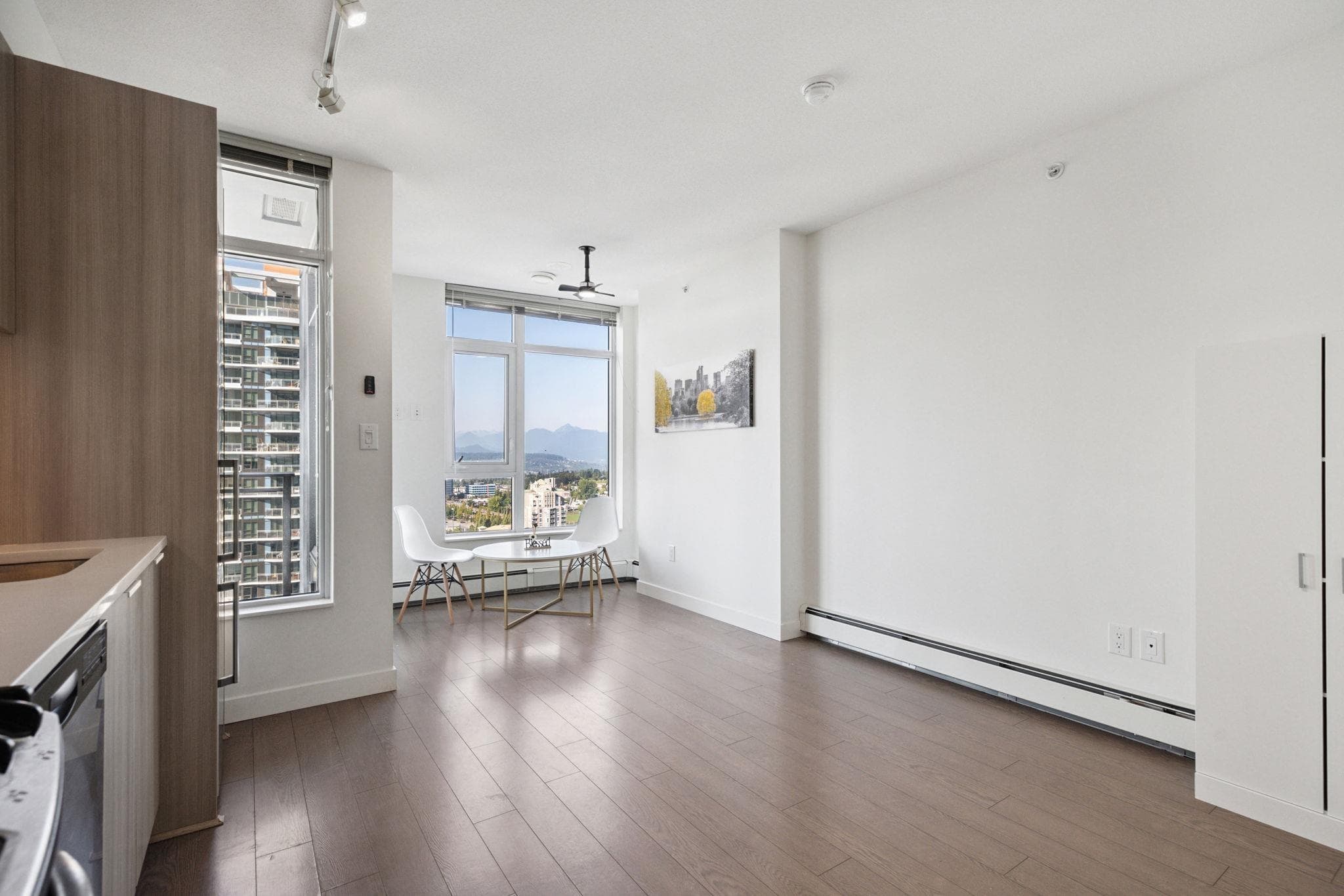 1813 - 13308 Central Avenue, Surrey, V3T 0M4 — photo 4
