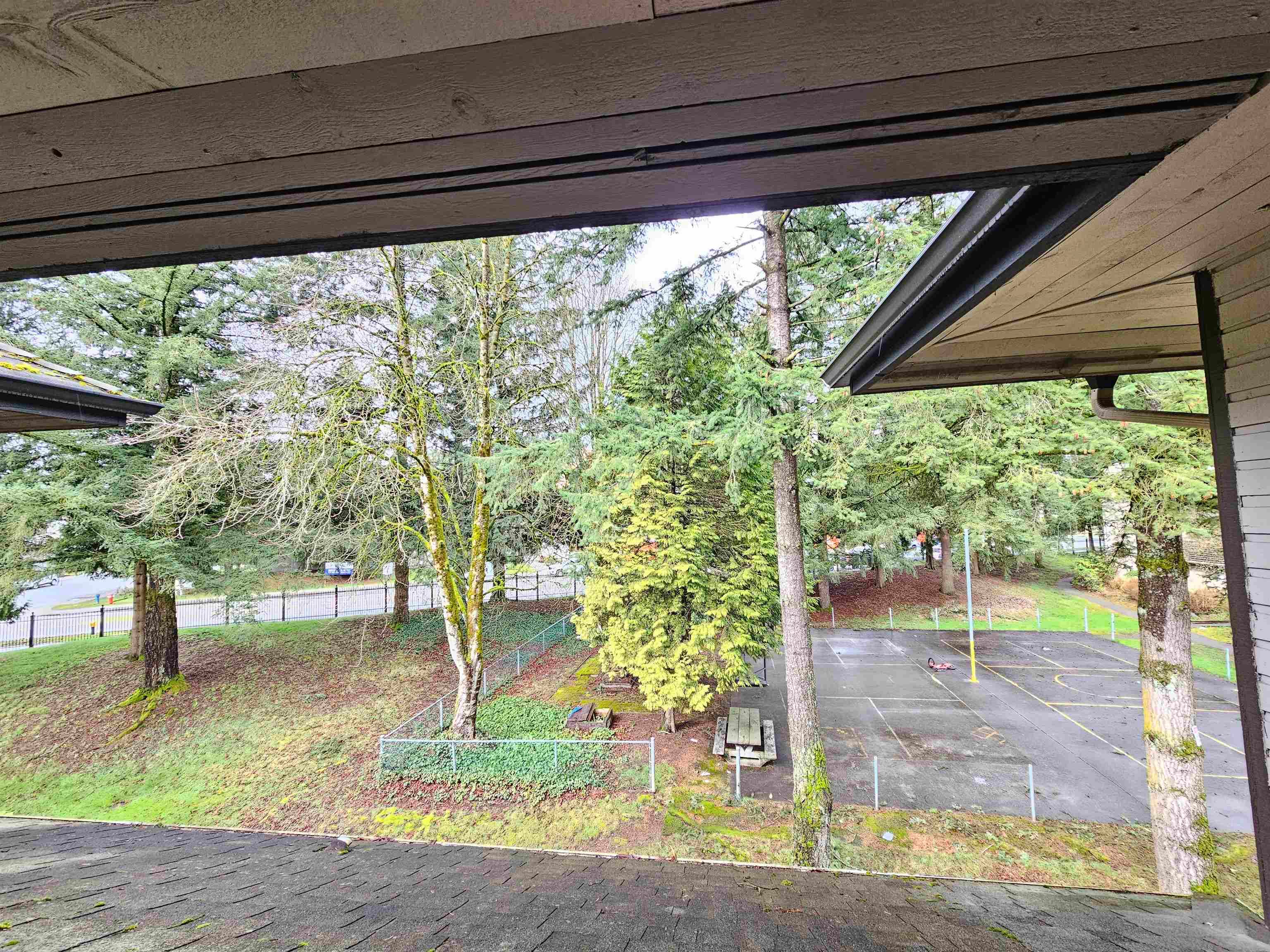 10539 Holly Park Lane, Surrey, V3R 6X8 — photo 4