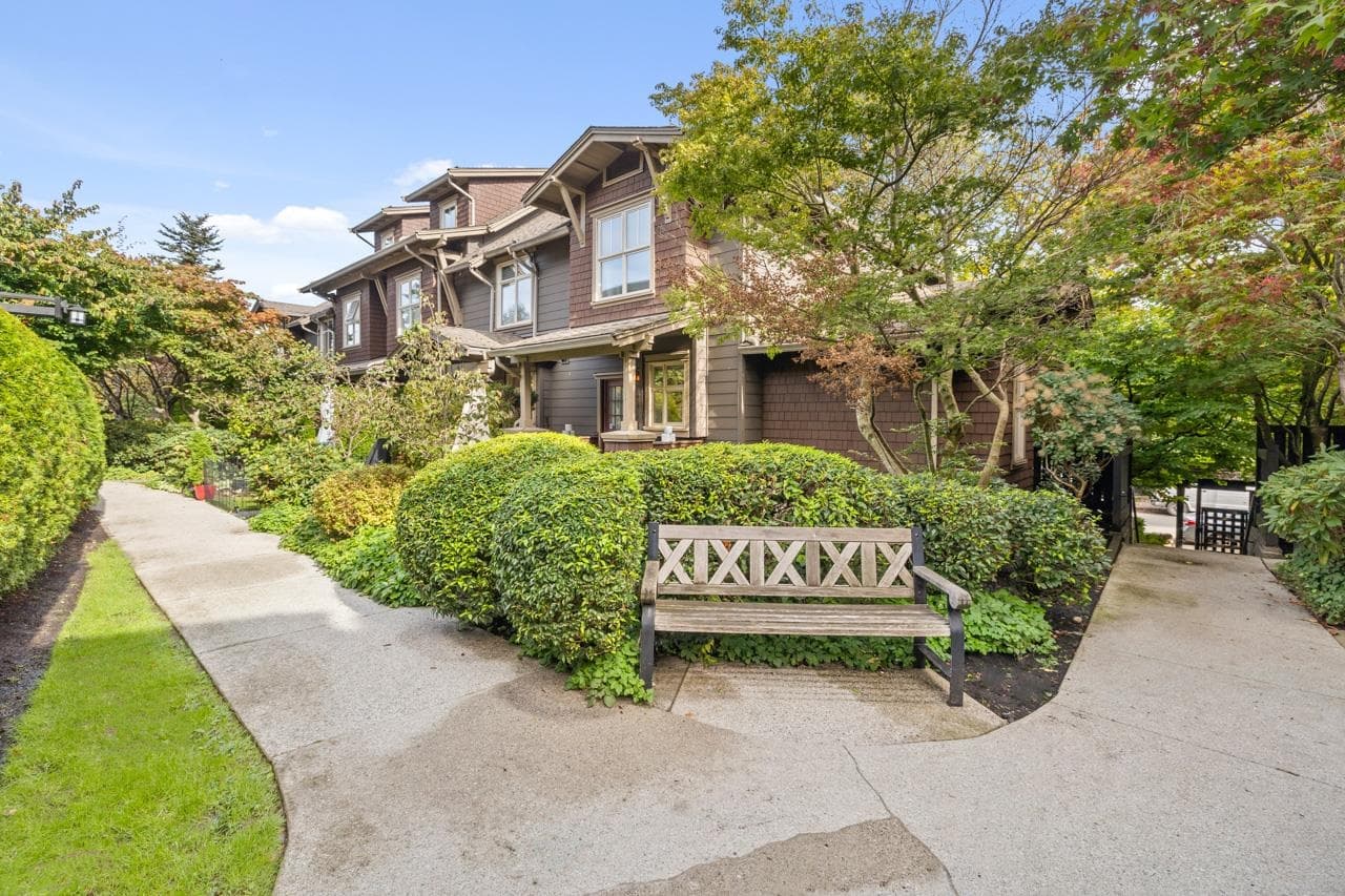 246 - 600 Park Crescent, New Westminster